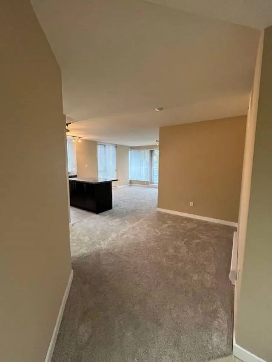 1001 651 Nootka Way