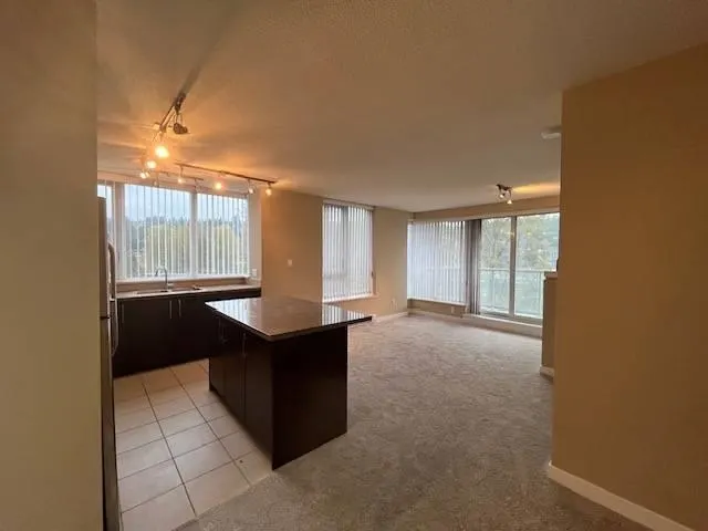 1001 651 Nootka Way