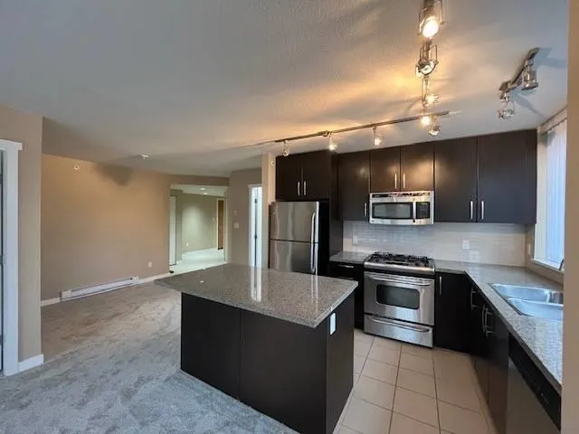 1001 651 Nootka Way