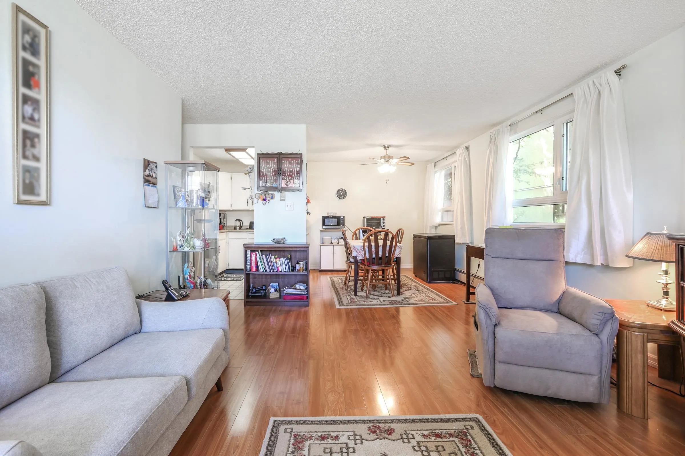 #205 665 E 6th Avenue