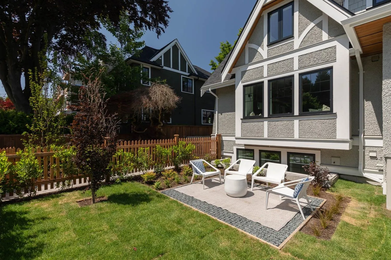1141 W 33rd Avenue