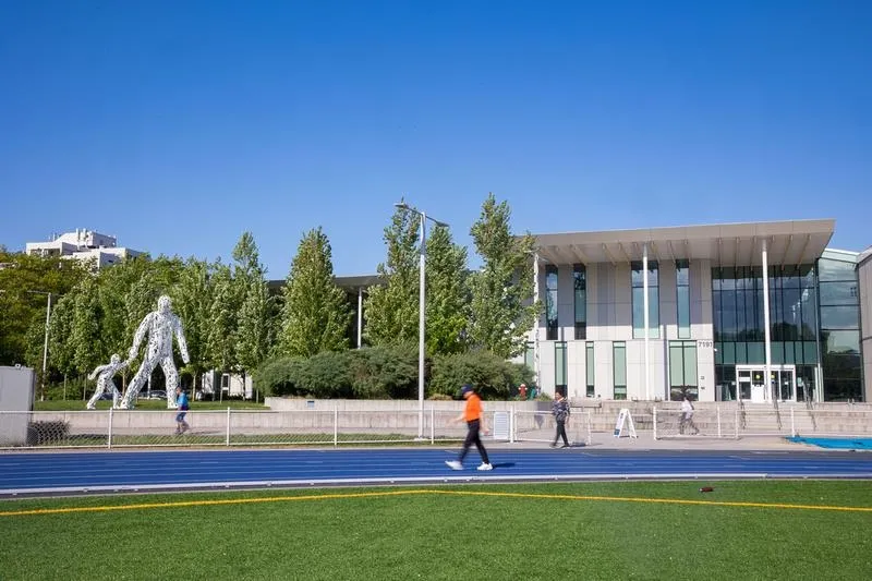711 6651 Minoru Boulevard
