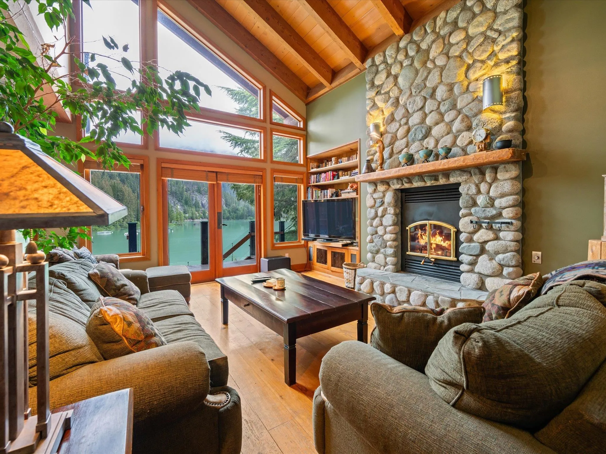 9297 Lakeshore Drive