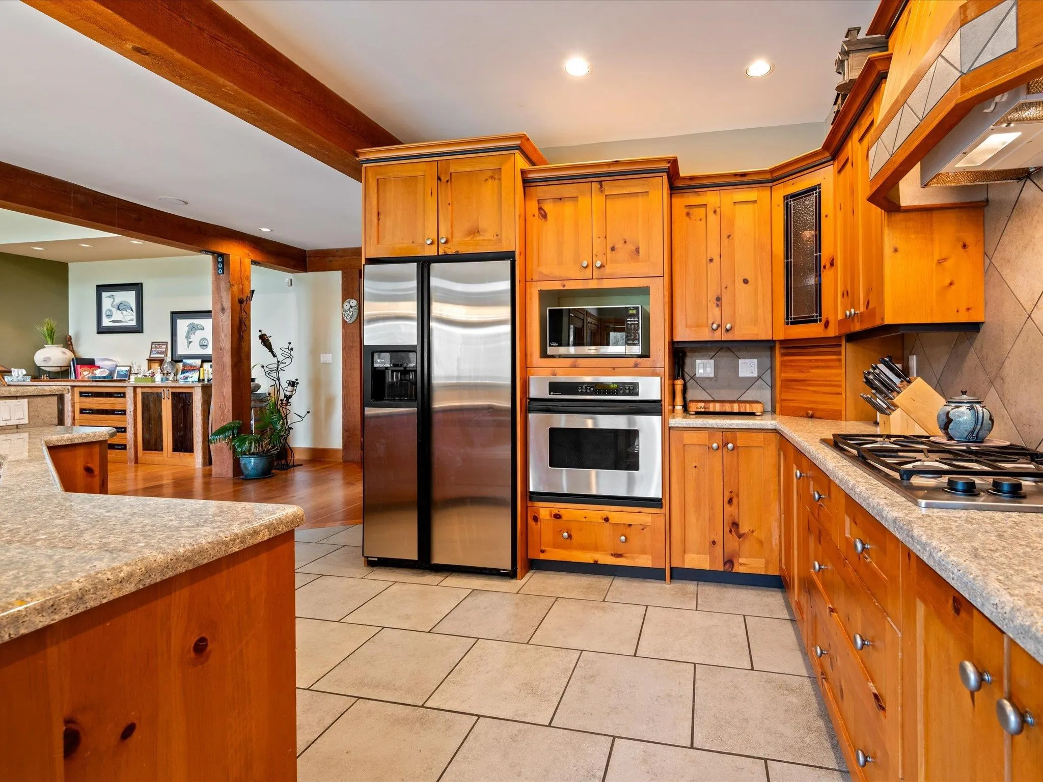 9297 Lakeshore Drive