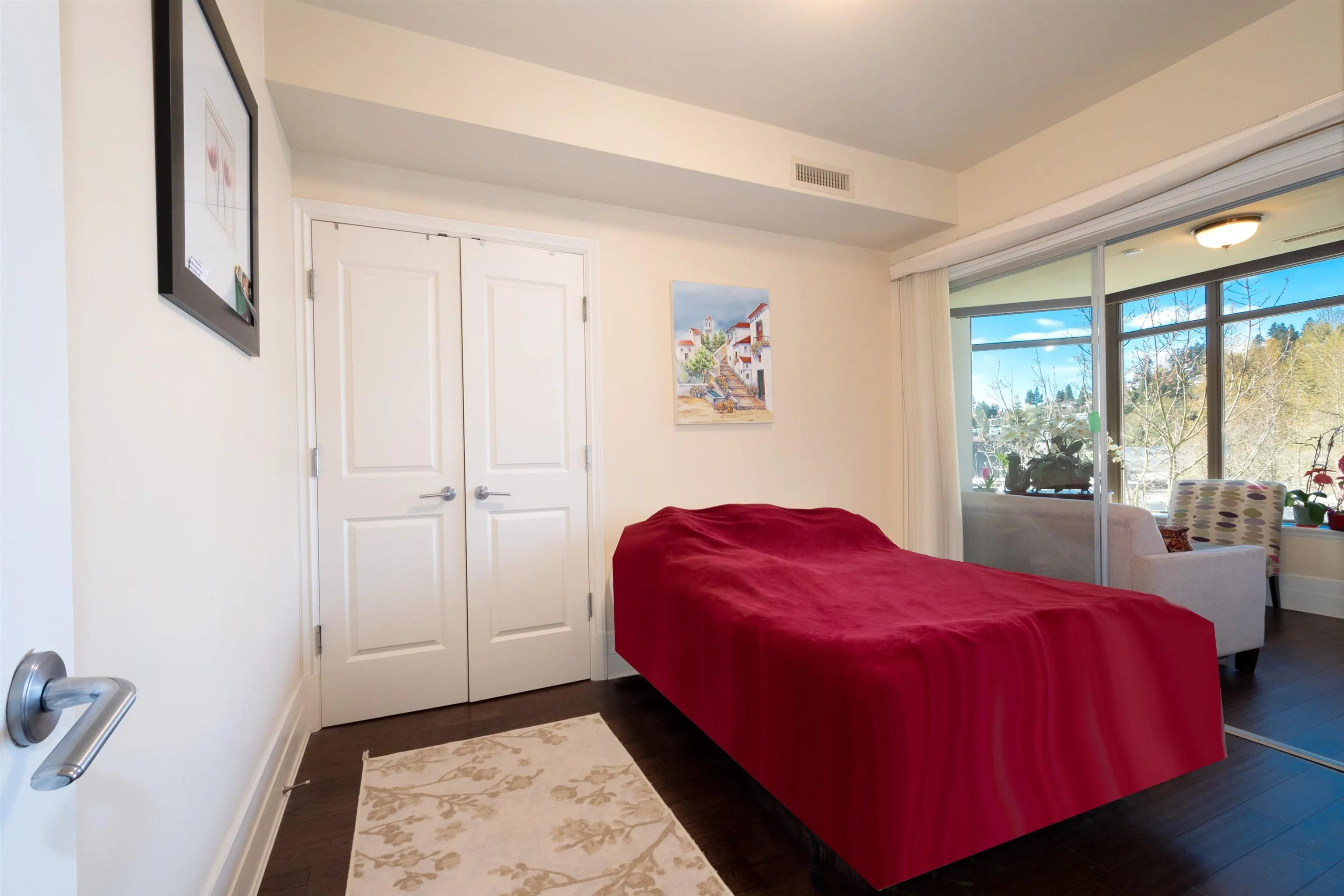 300 533 Waters Edge Crescent