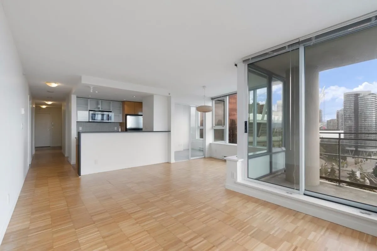 1902 33 Smithe Street