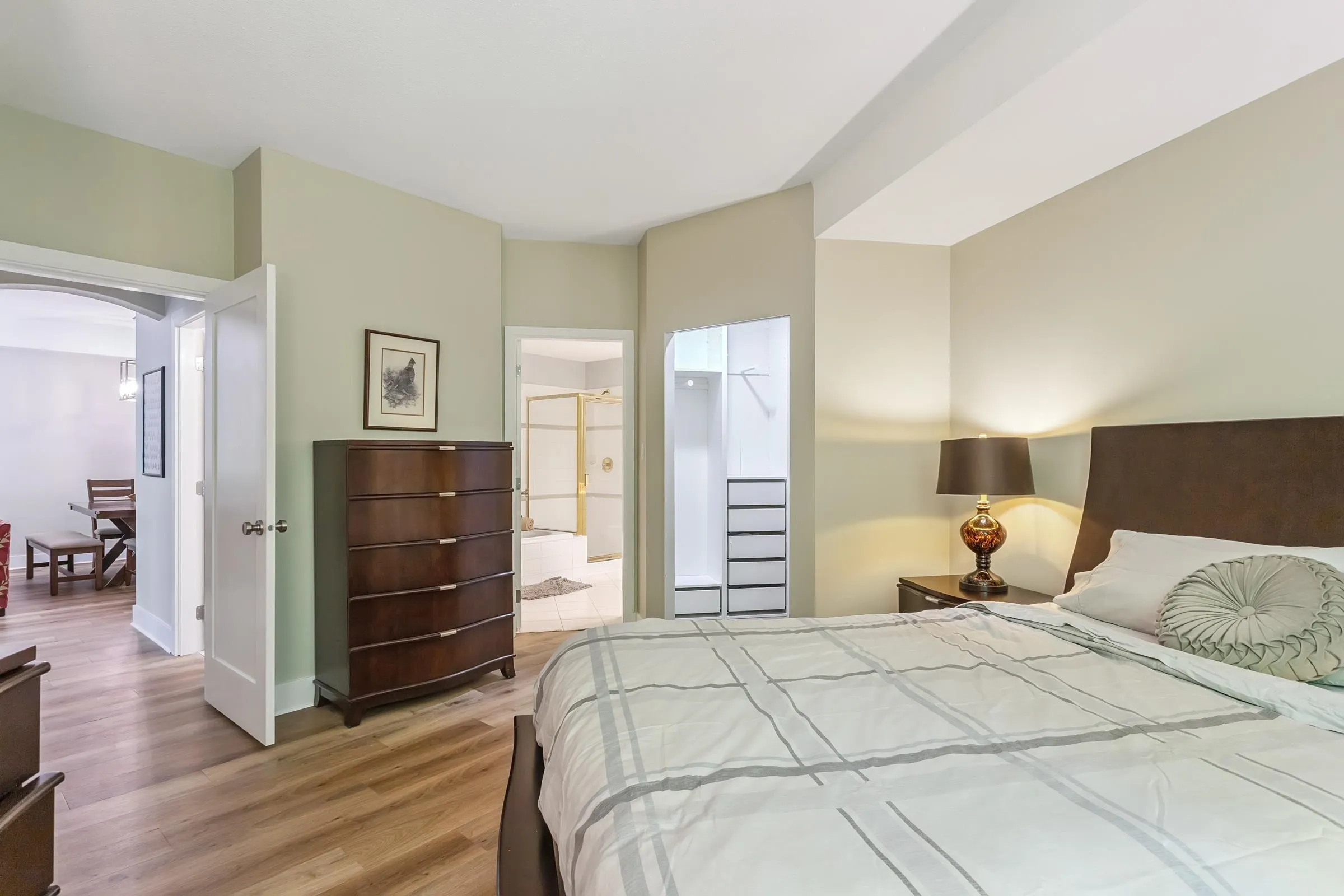 130 5835 Hampton Place