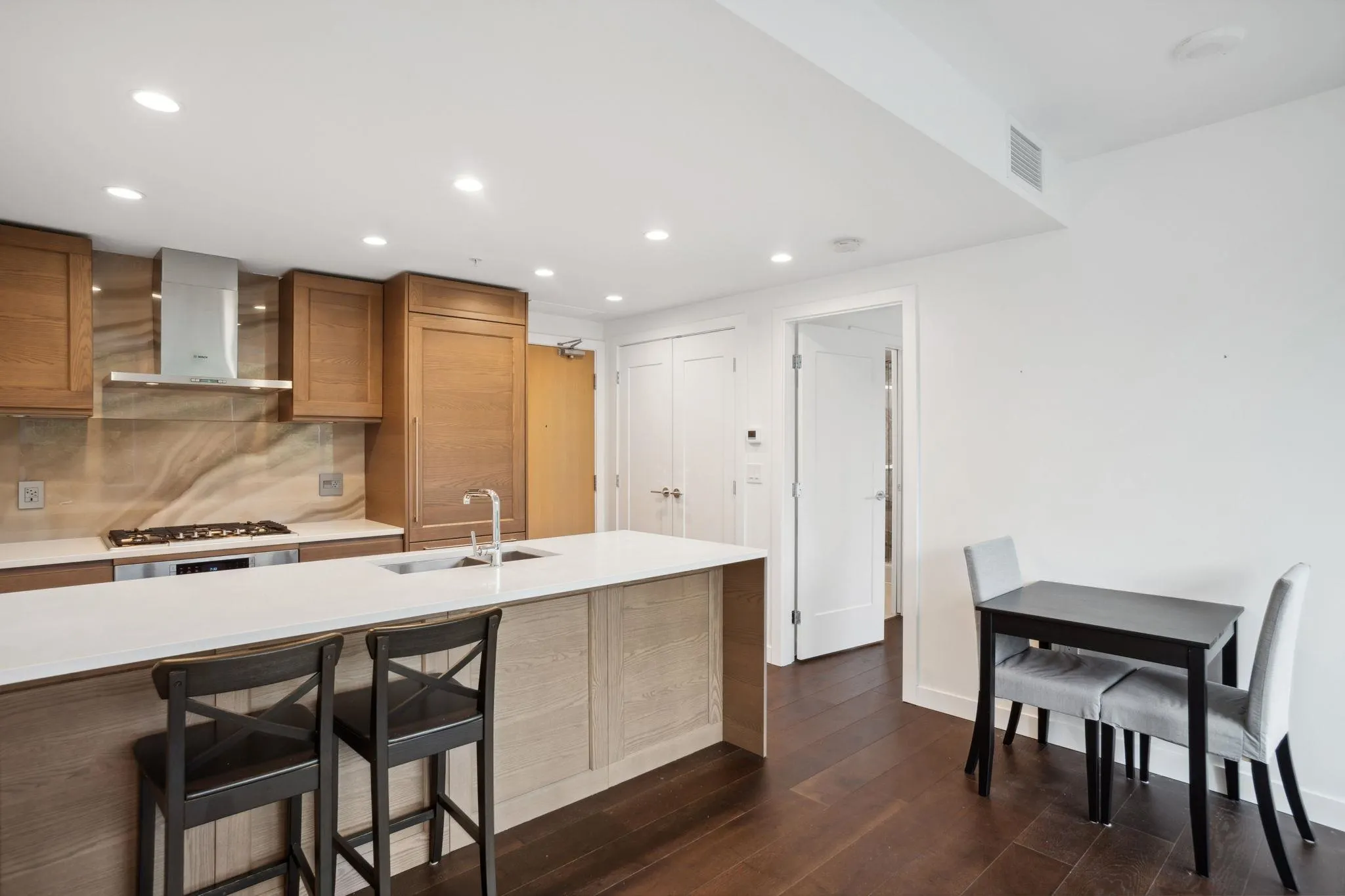 1604 5629 Birney Avenue