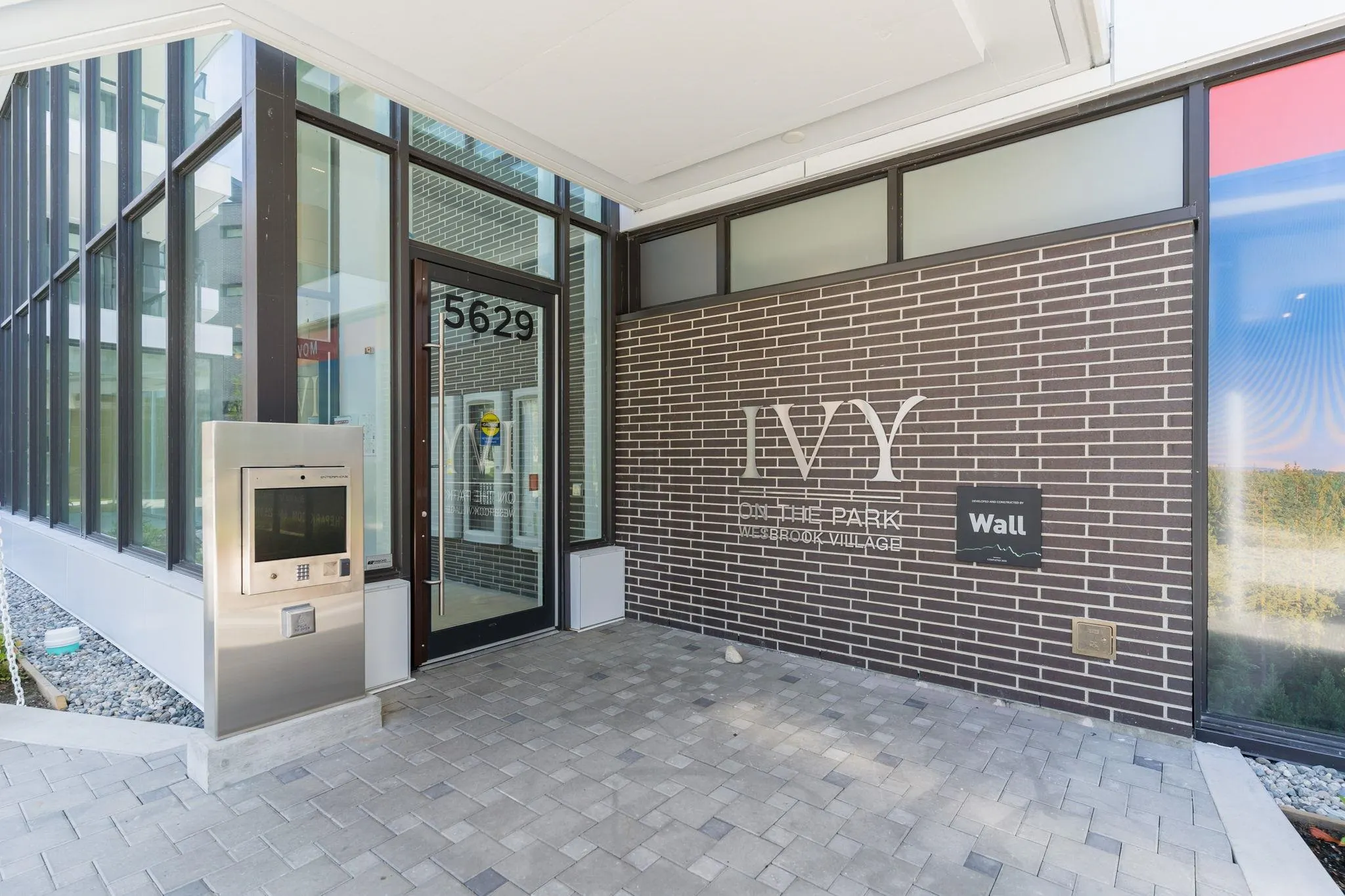 1604 5629 Birney Avenue