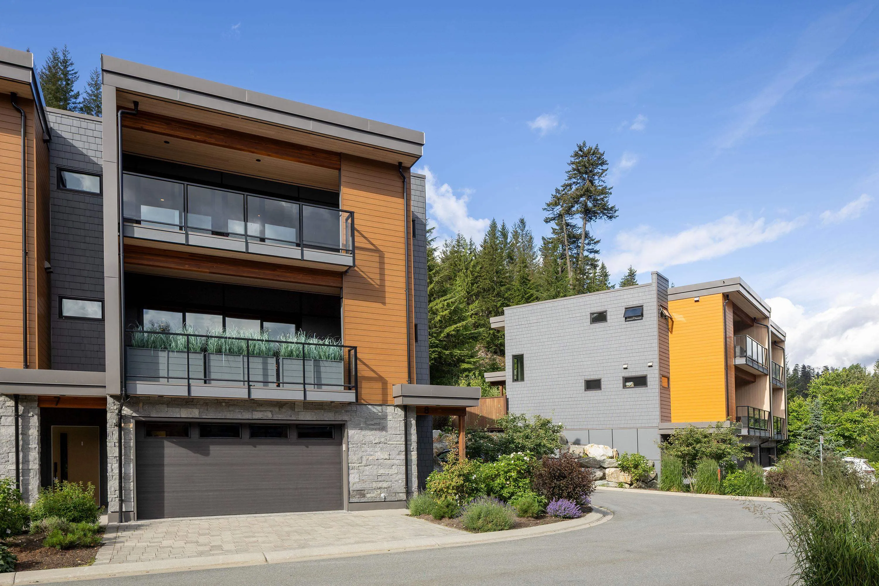 8 1350 Cloudburst Drive