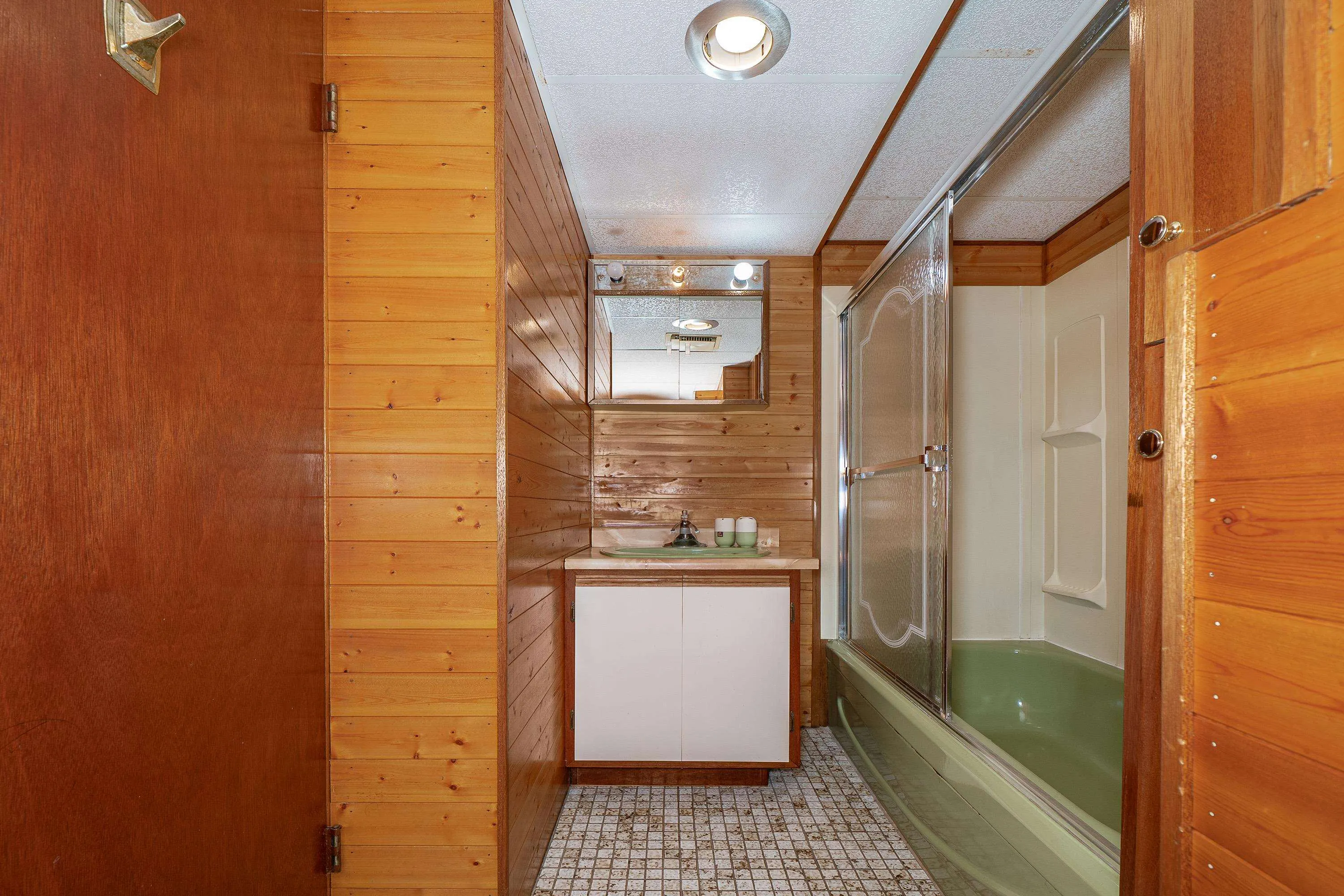 432 W 25th Street