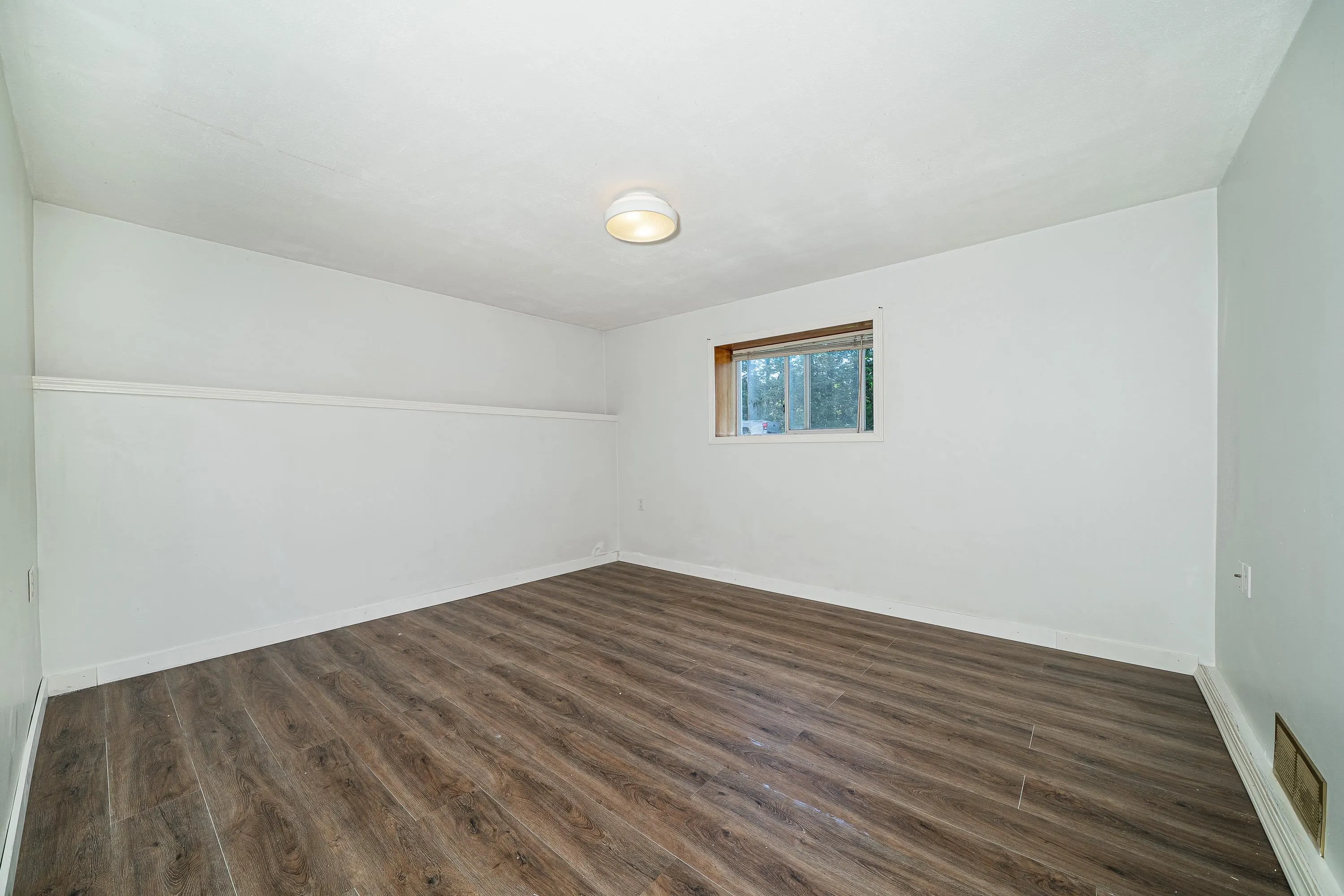 432 W 25th Street