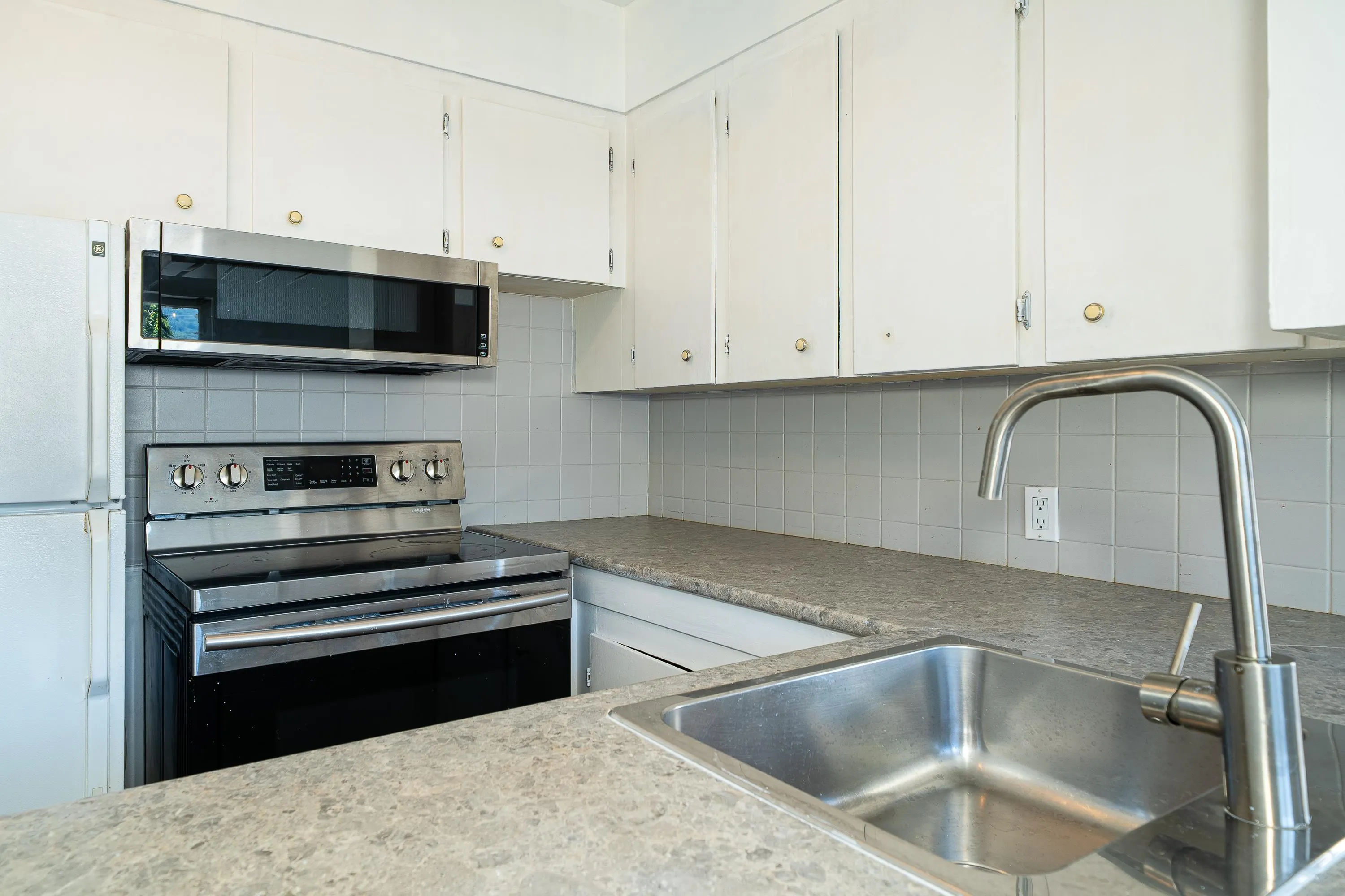 432 W 25th Street