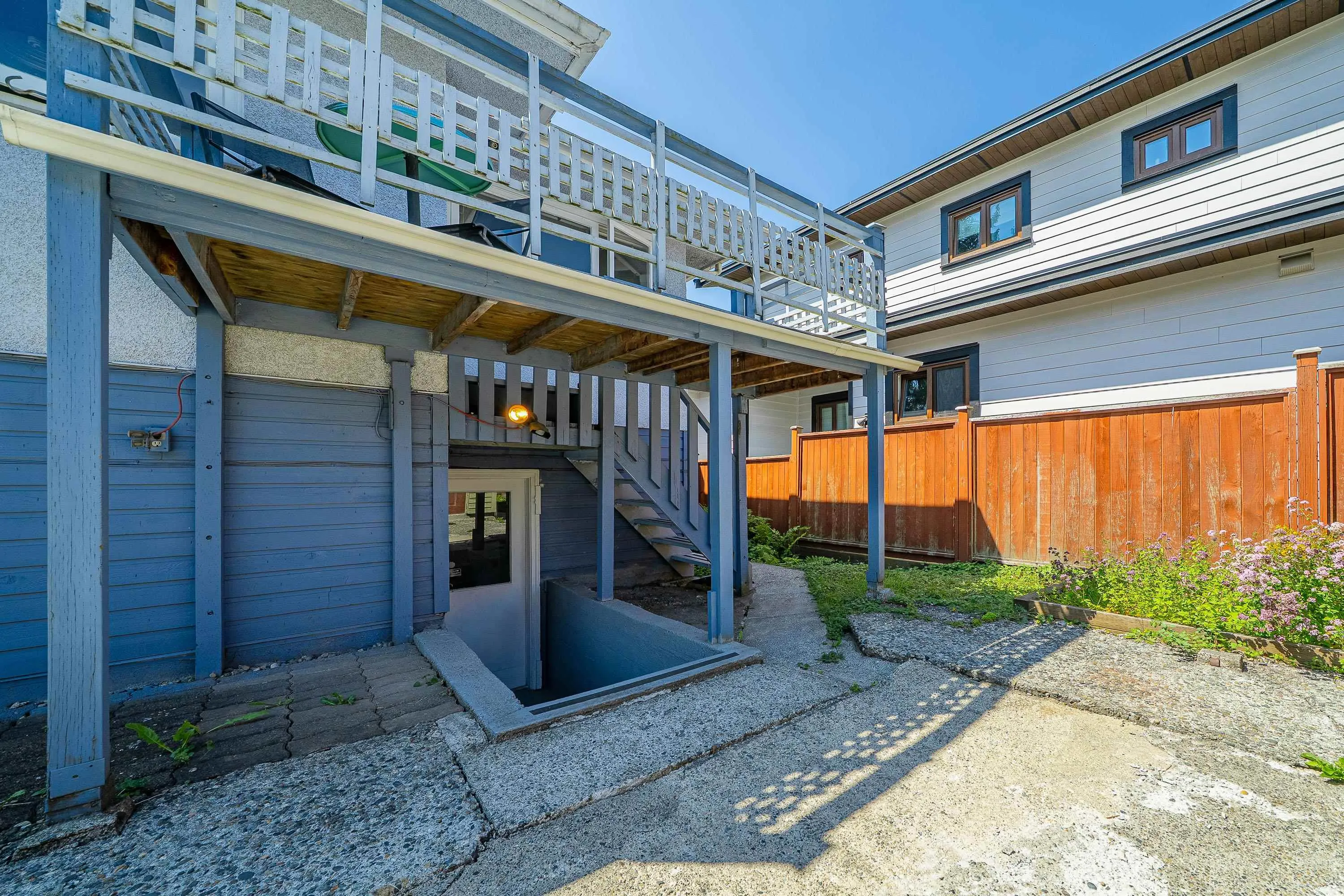 432 W 25th Street