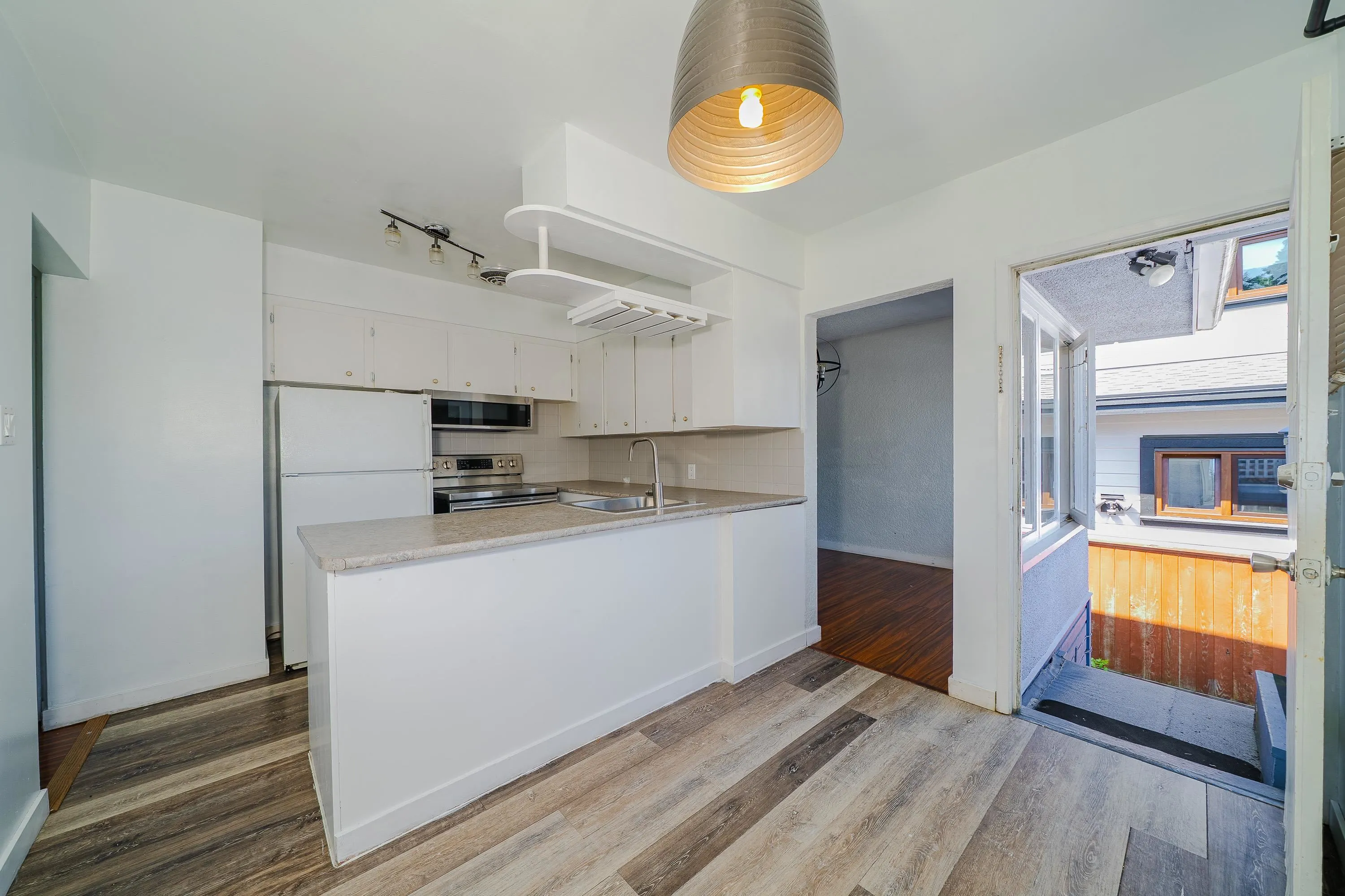 432 W 25th Street
