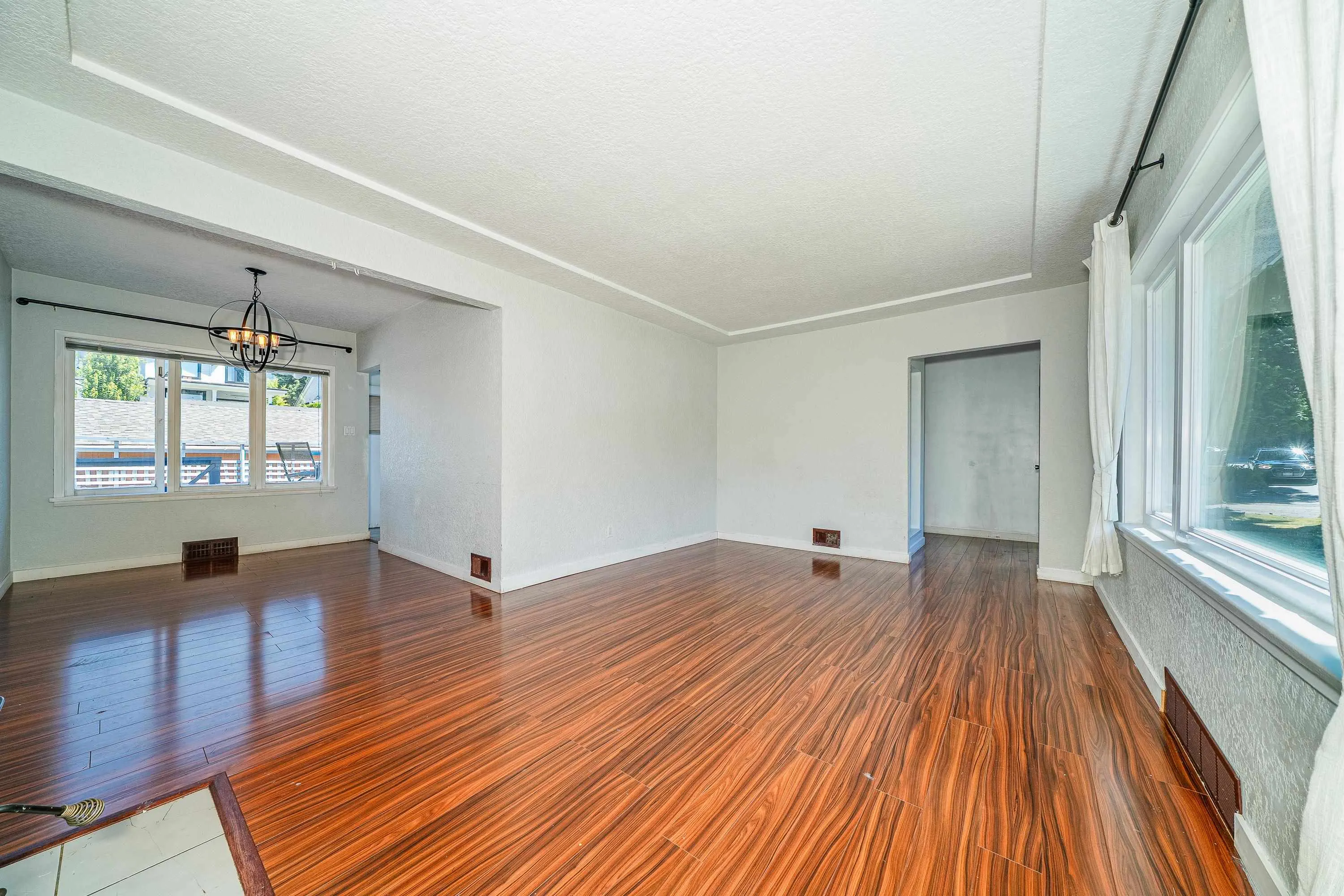 432 W 25th Street
