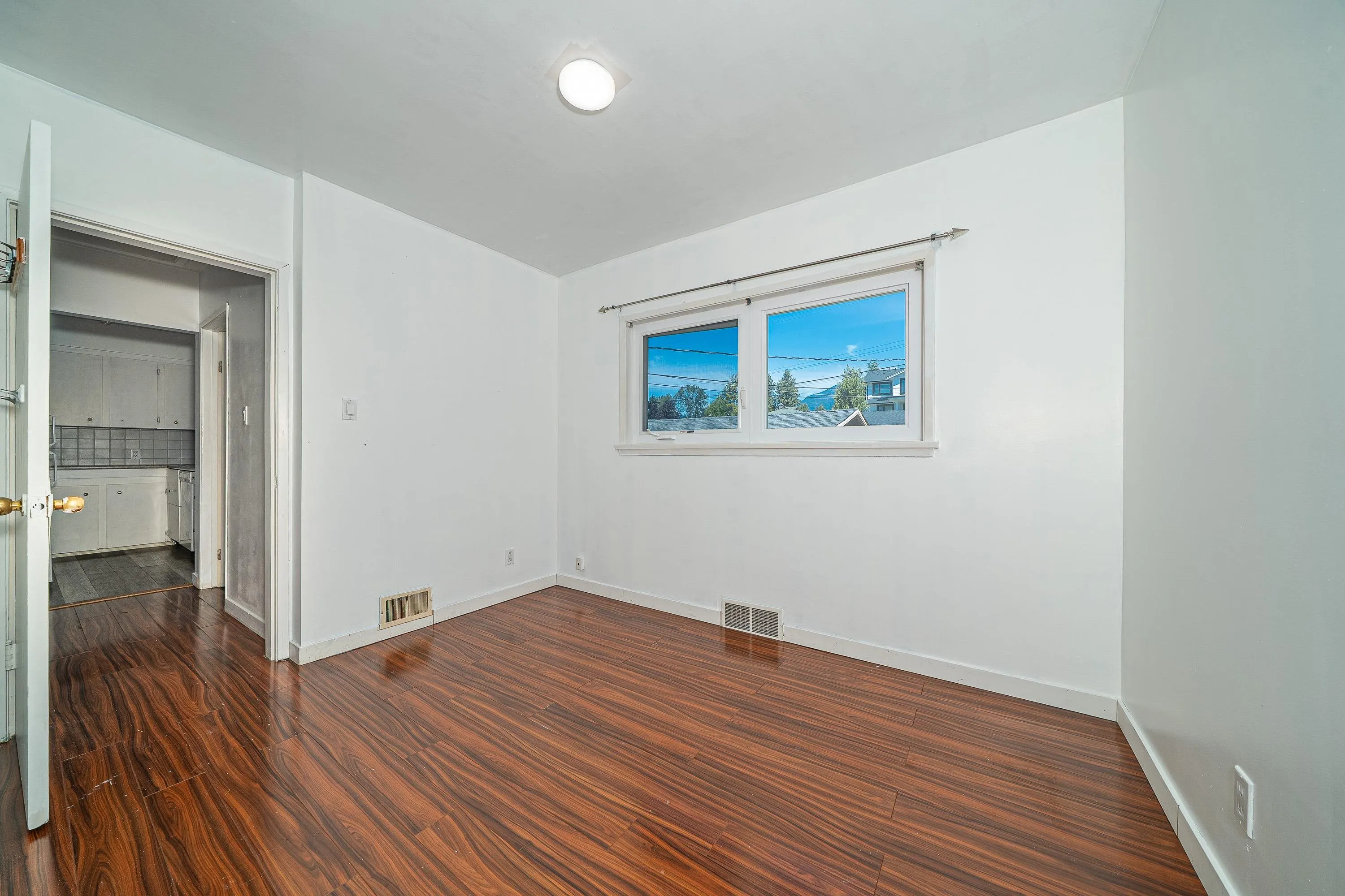432 W 25th Street