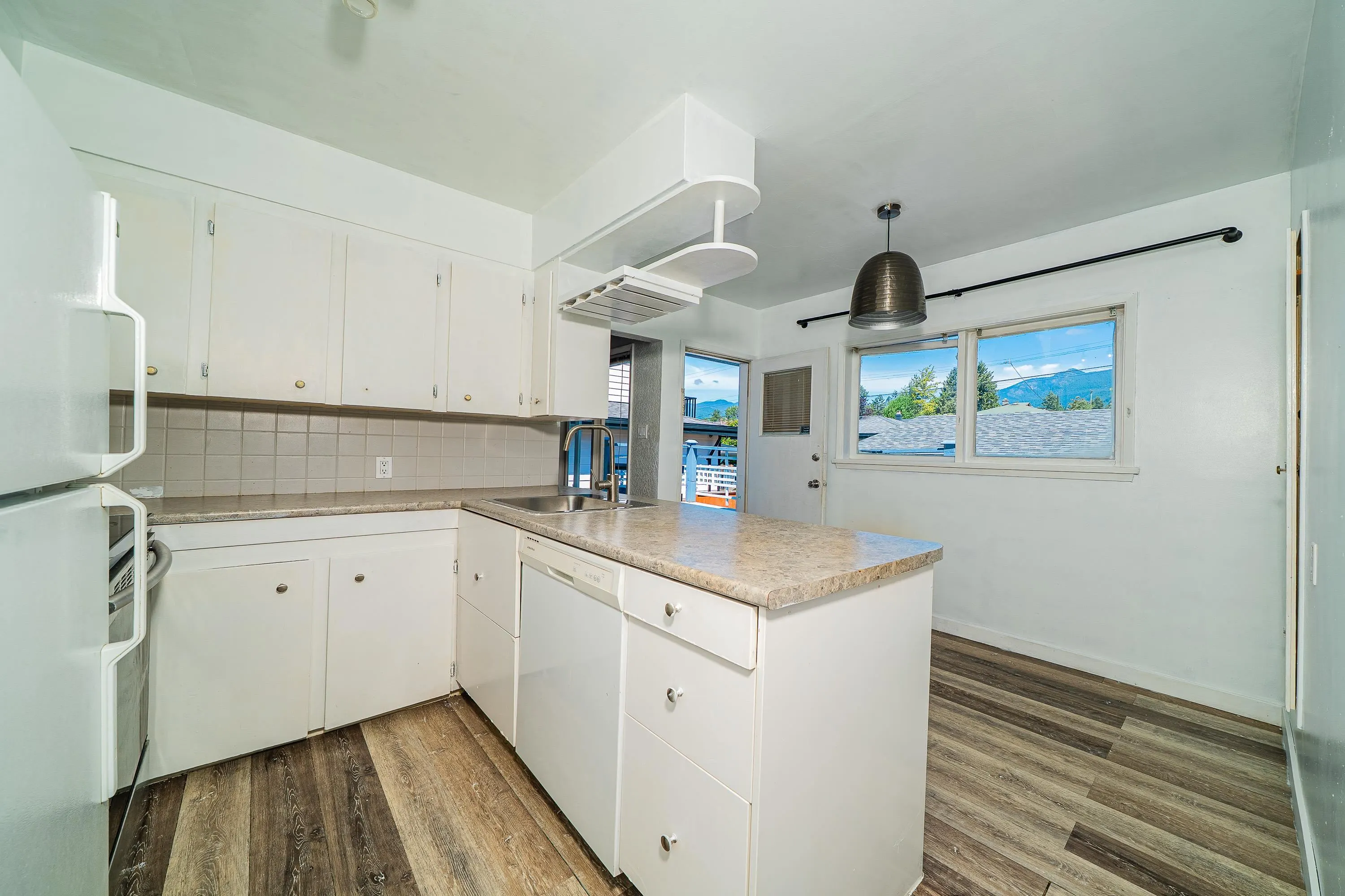 432 W 25th Street