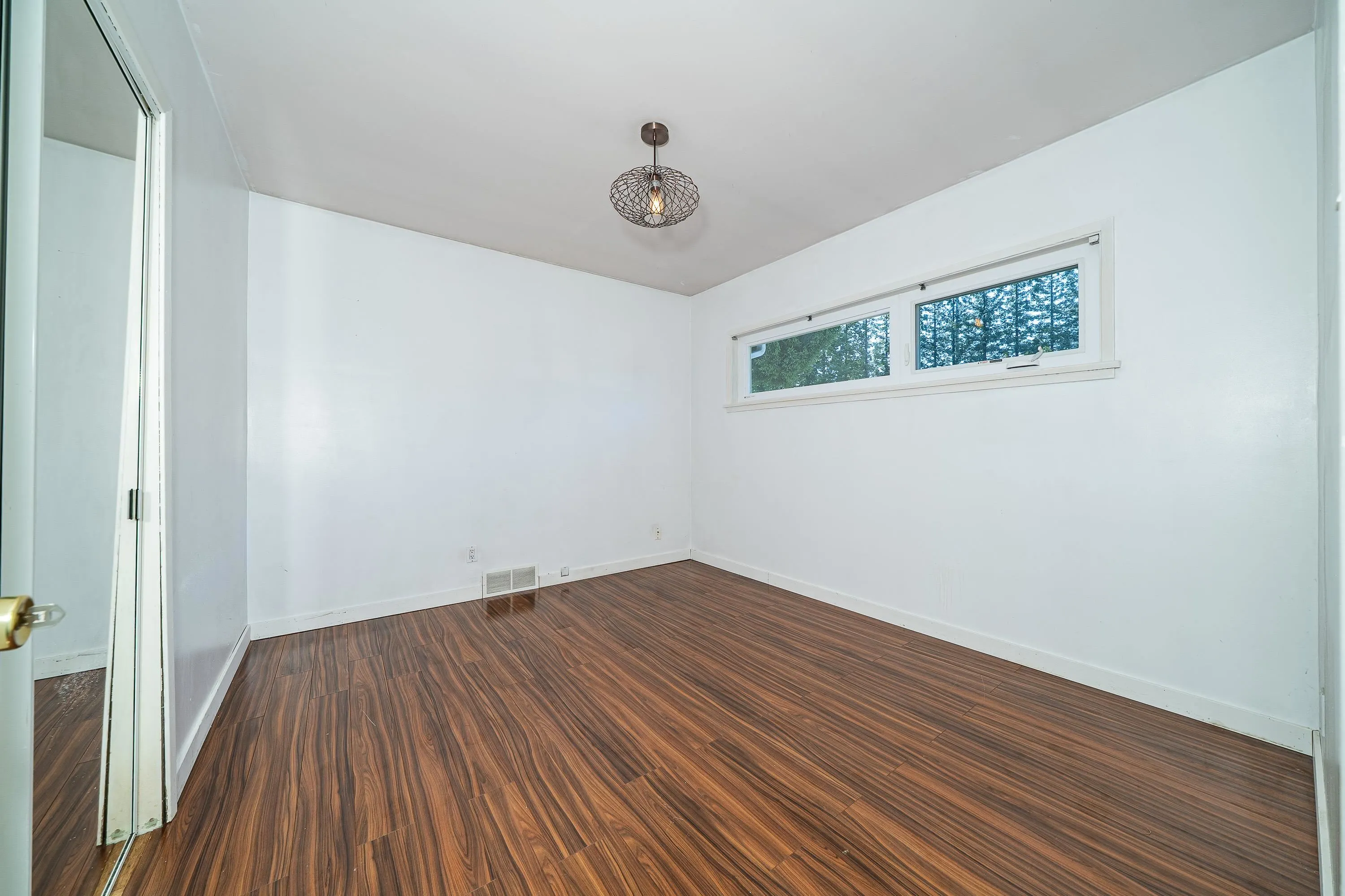 432 W 25th Street