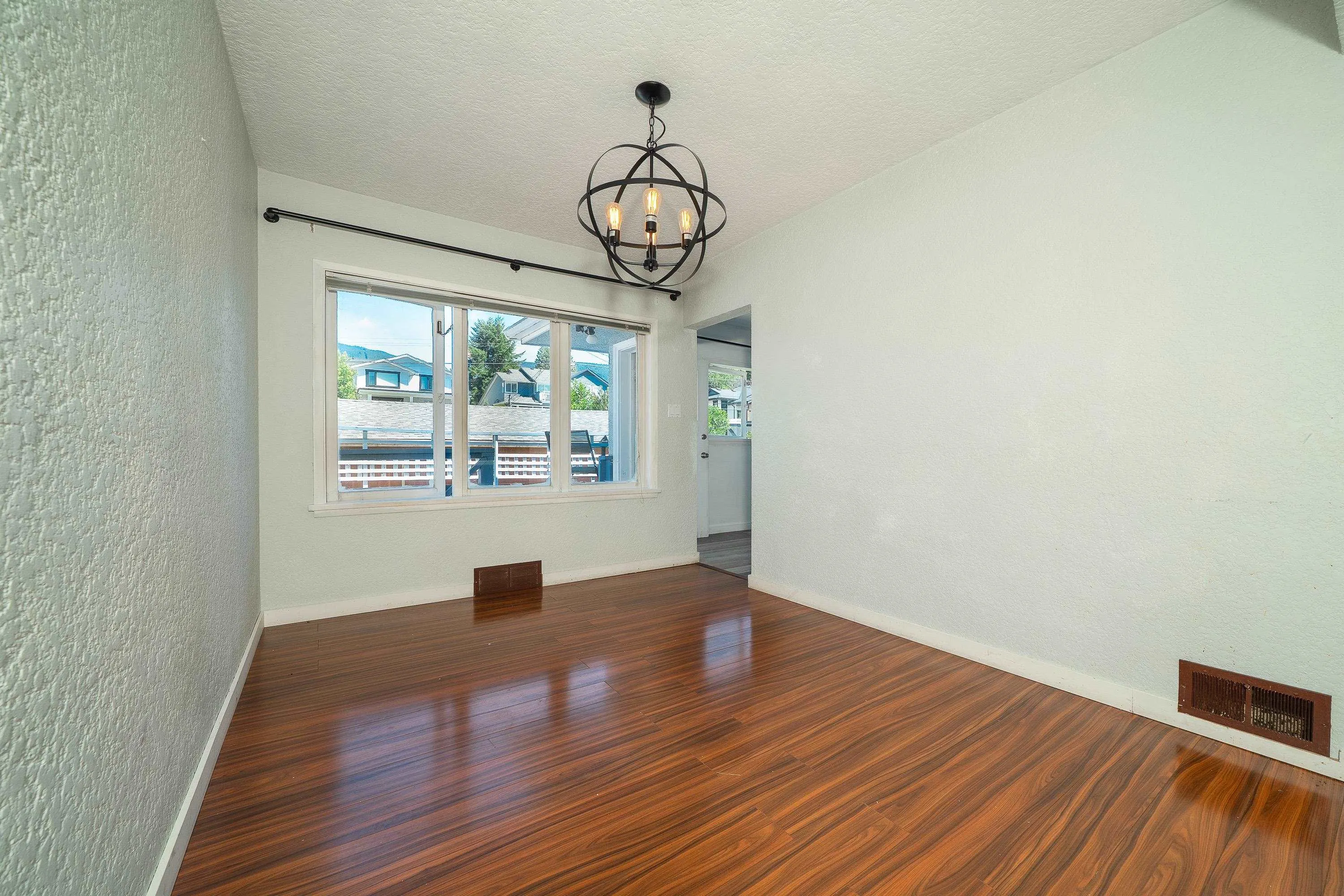 432 W 25th Street