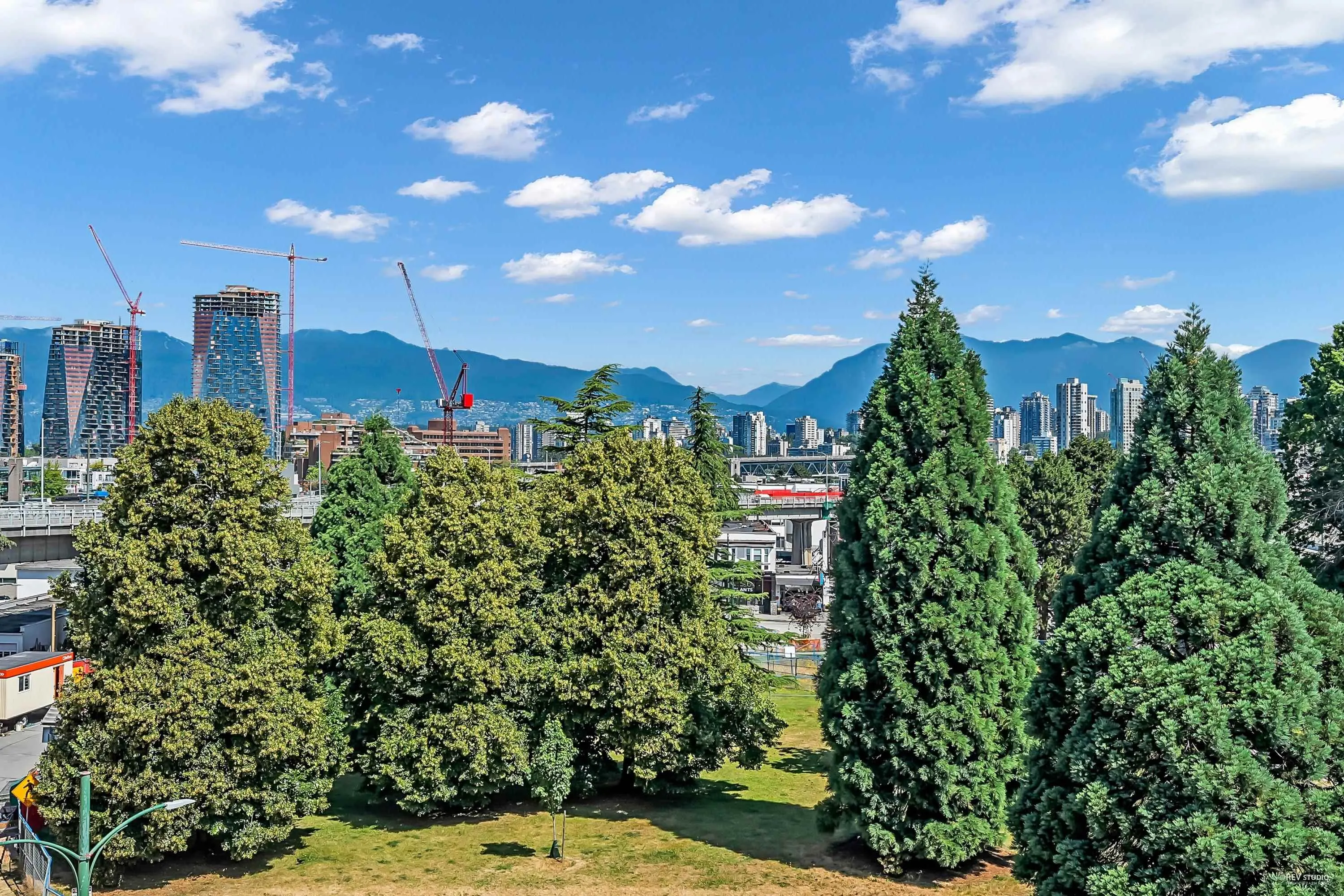 404 1529 W 6th Avenue