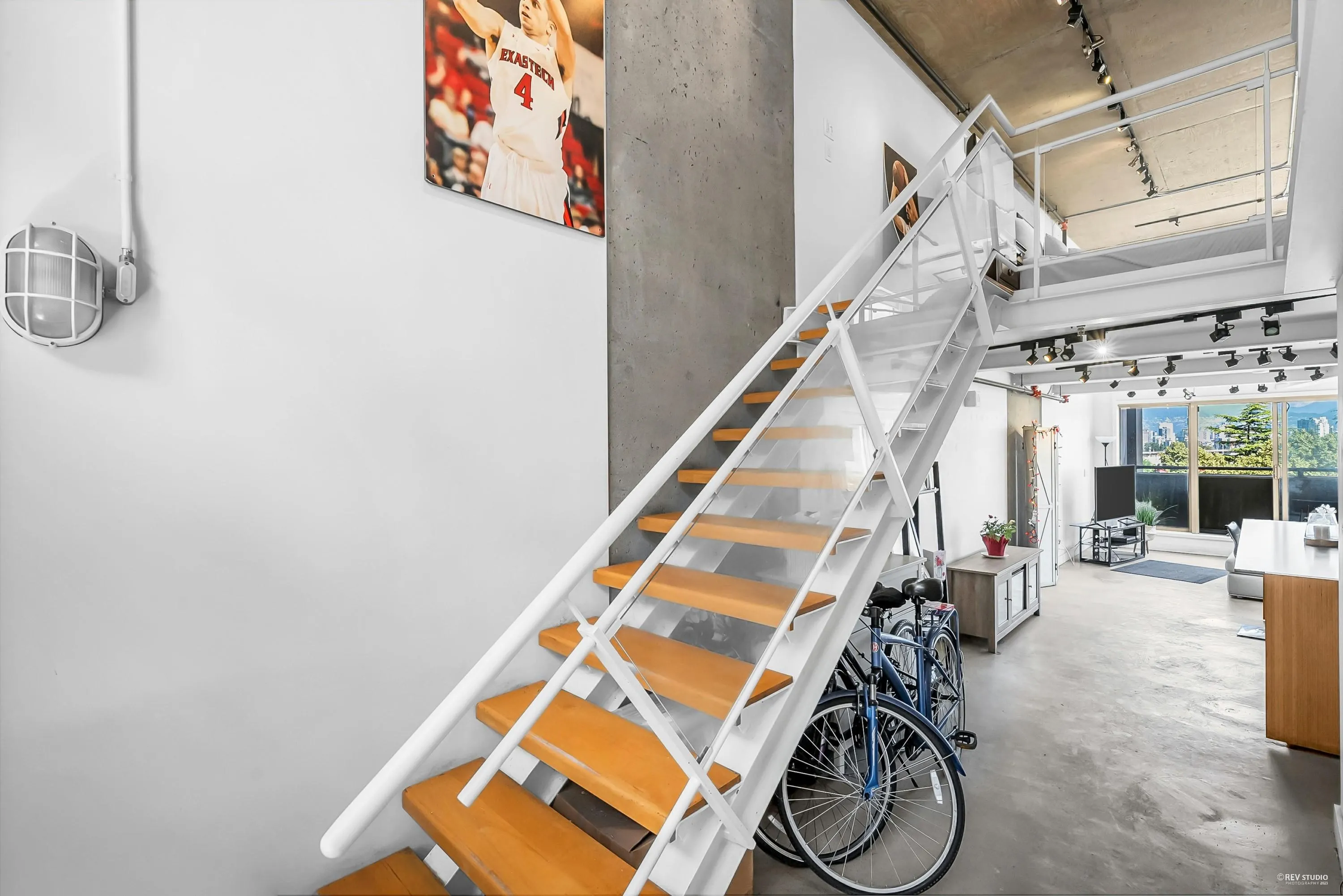 404 1529 W 6th Avenue