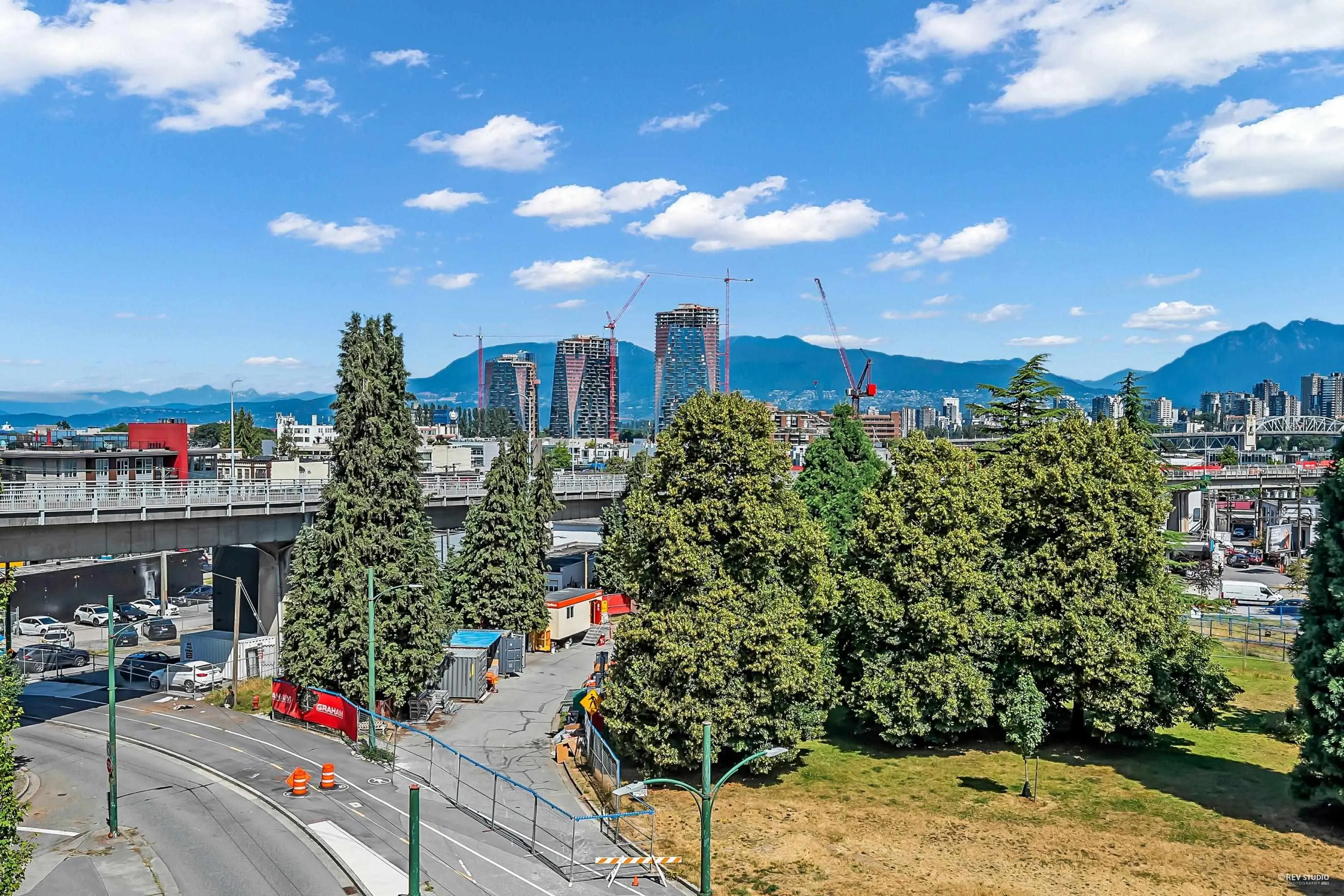 404 1529 W 6th Avenue