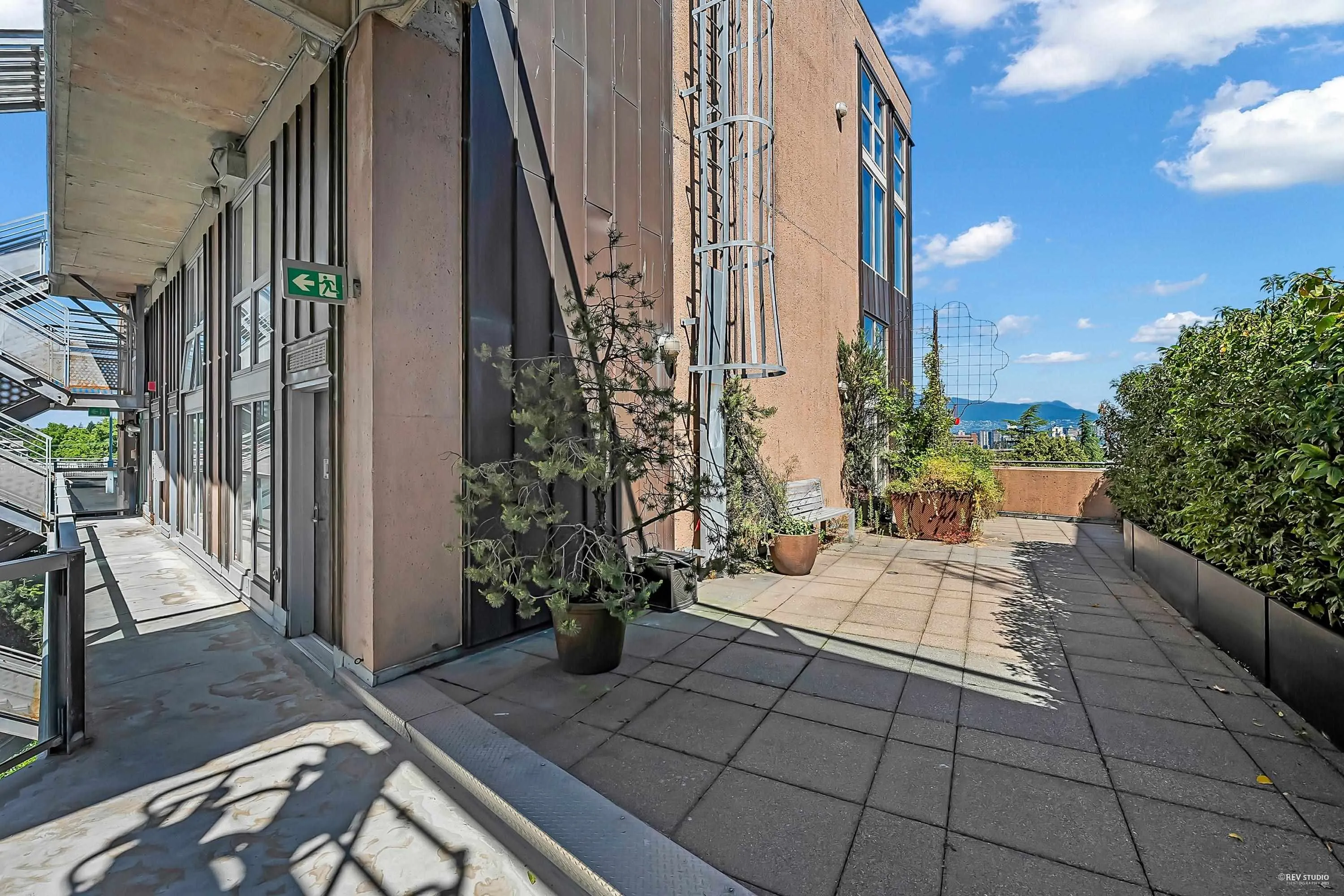 404 1529 W 6th Avenue