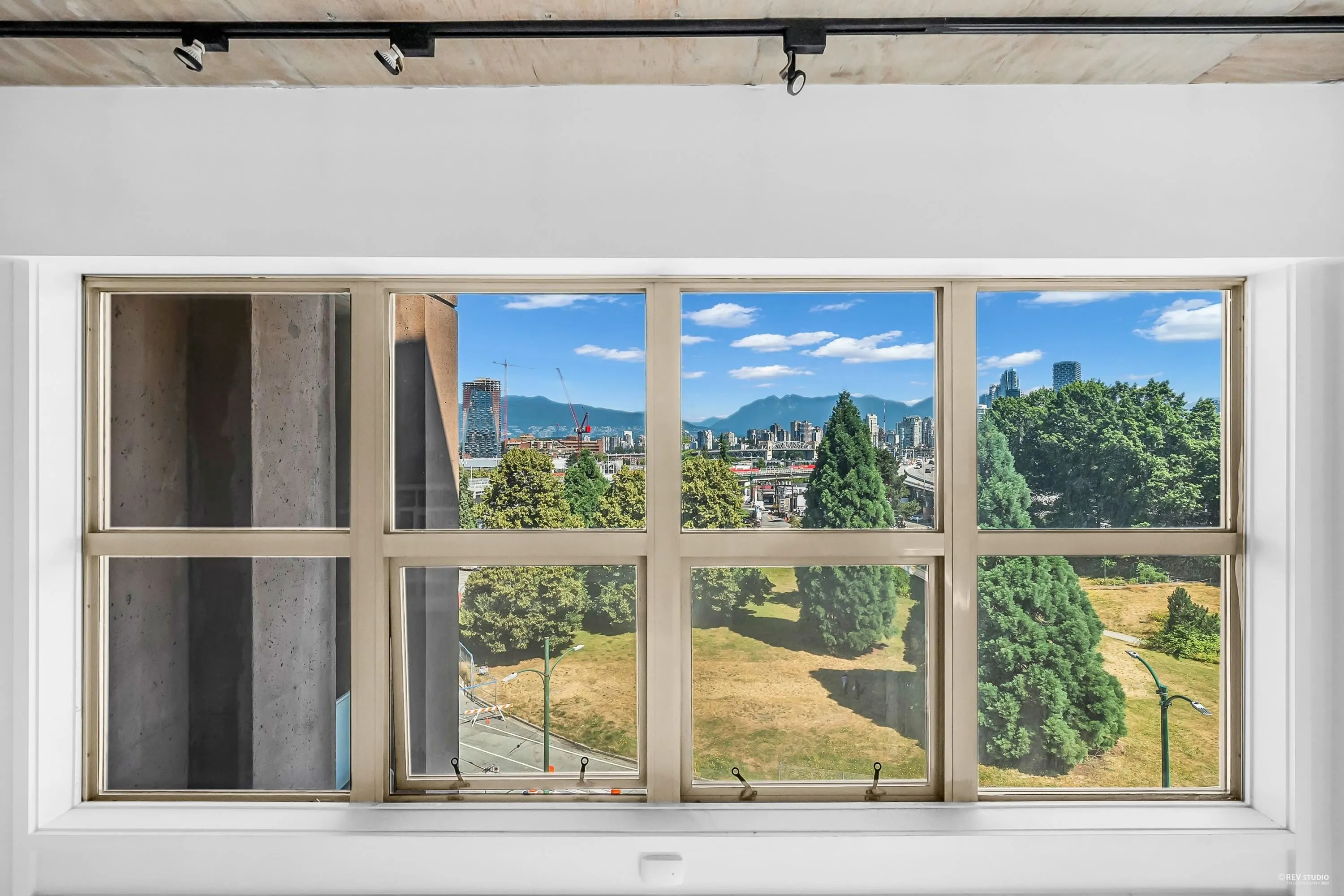 404 1529 W 6th Avenue