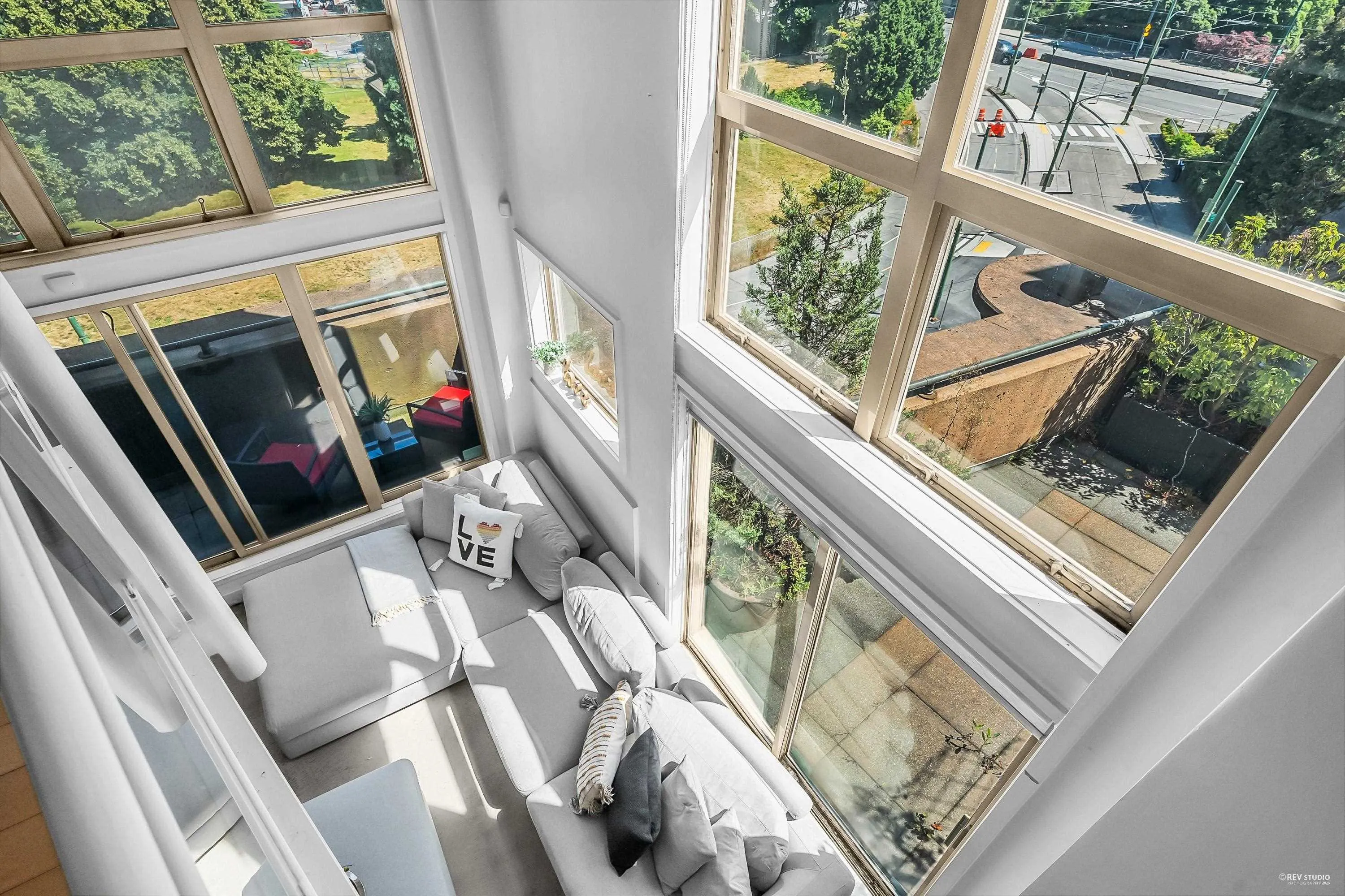 404 1529 W 6th Avenue