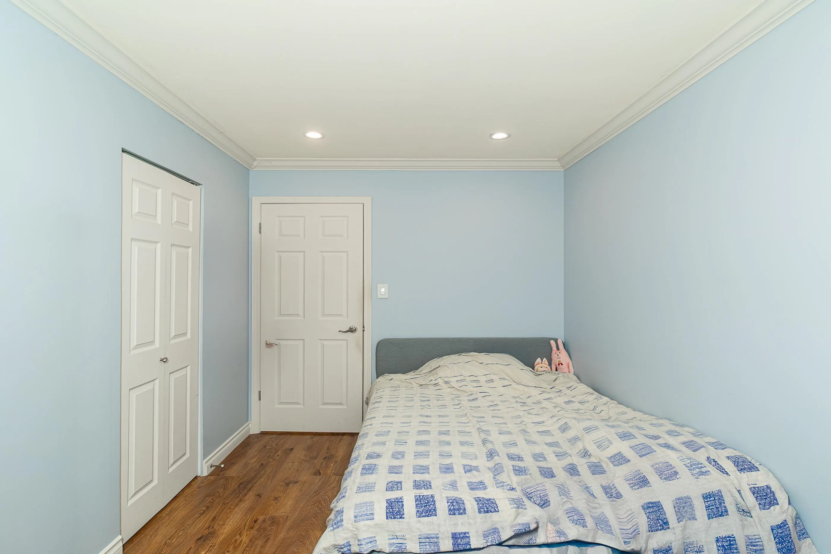 10060 Swinton Crescent