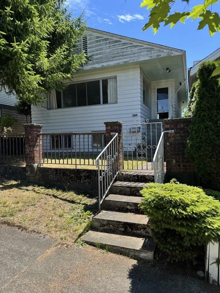 3616 Oxford Street