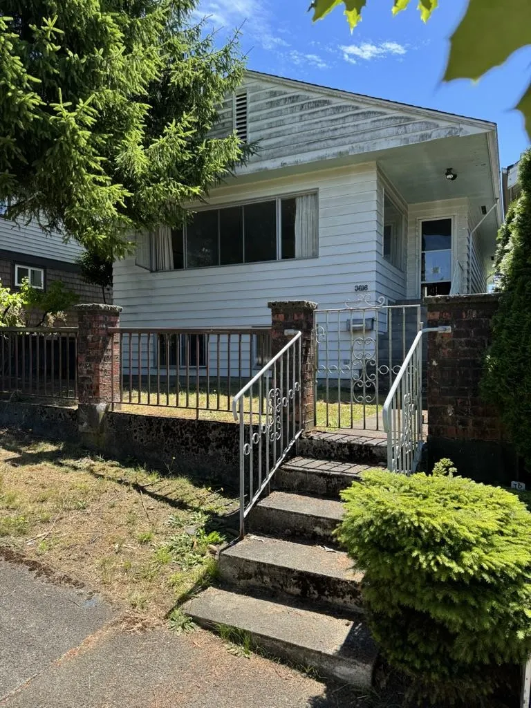 3616 Oxford Street