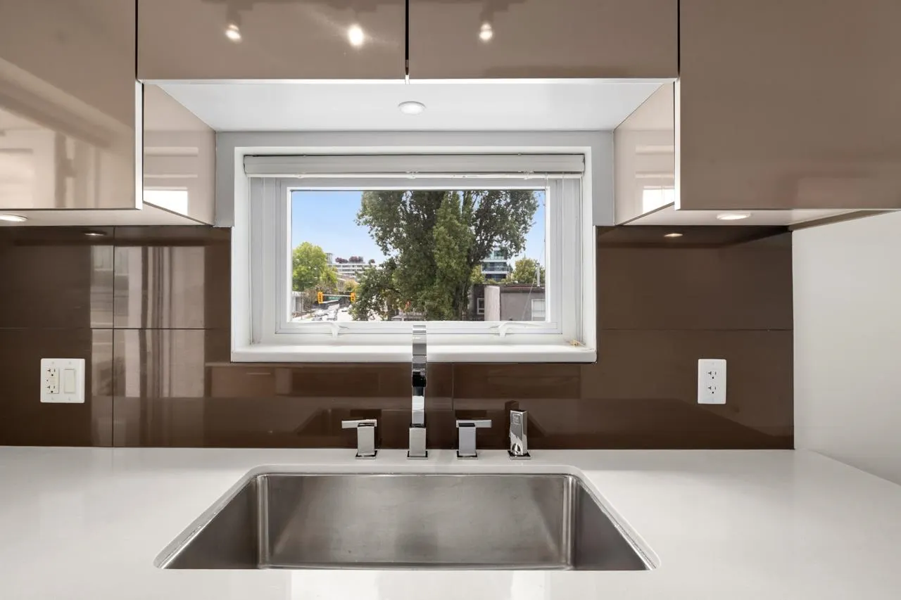 307 1808 W 3rd Avenue