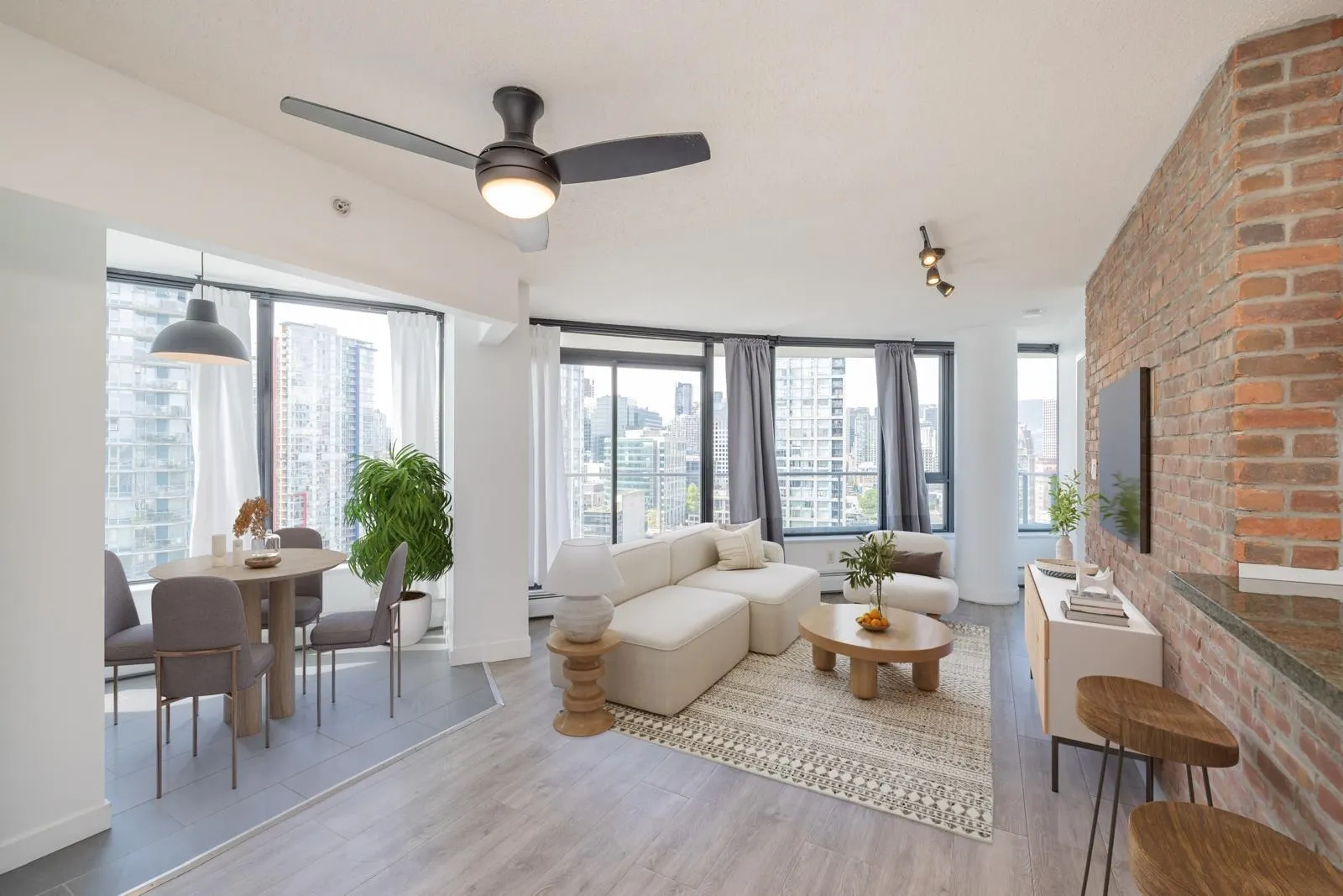 2703 58 Keefer Place