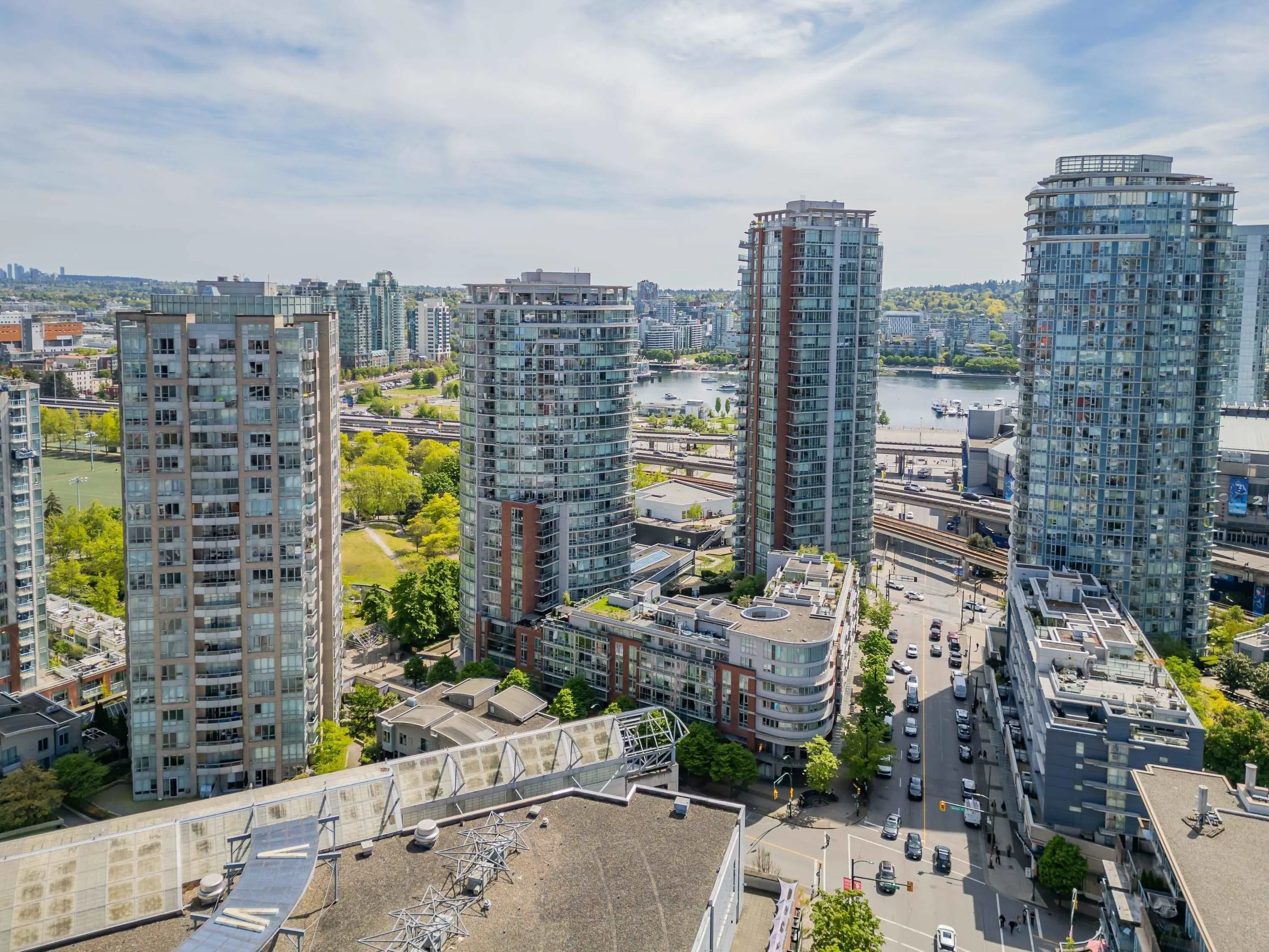 2703 58 Keefer Place