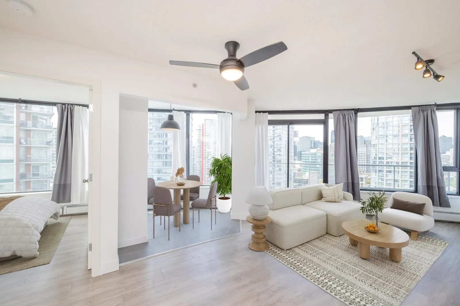 2703 58 Keefer Place