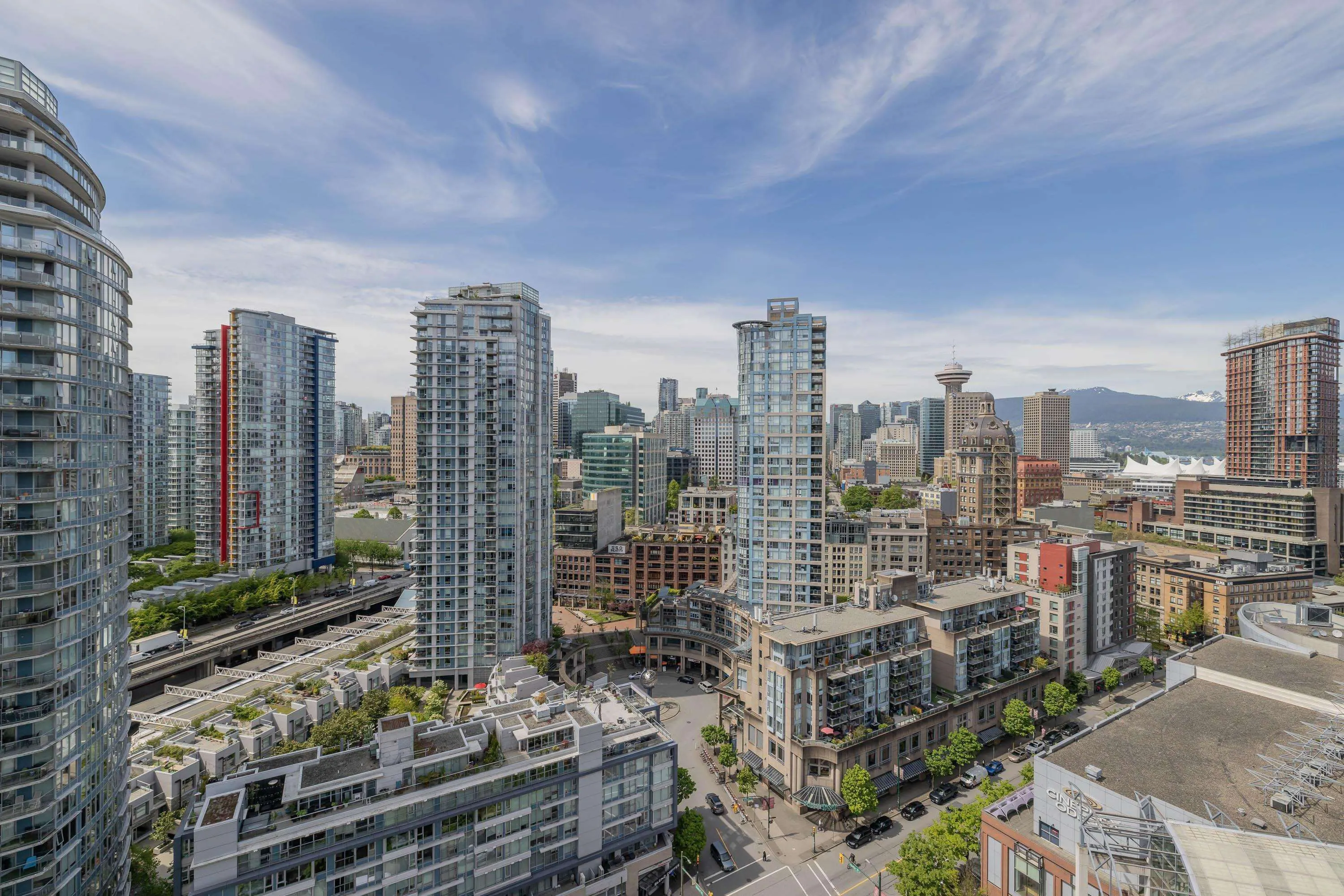 2703 58 Keefer Place