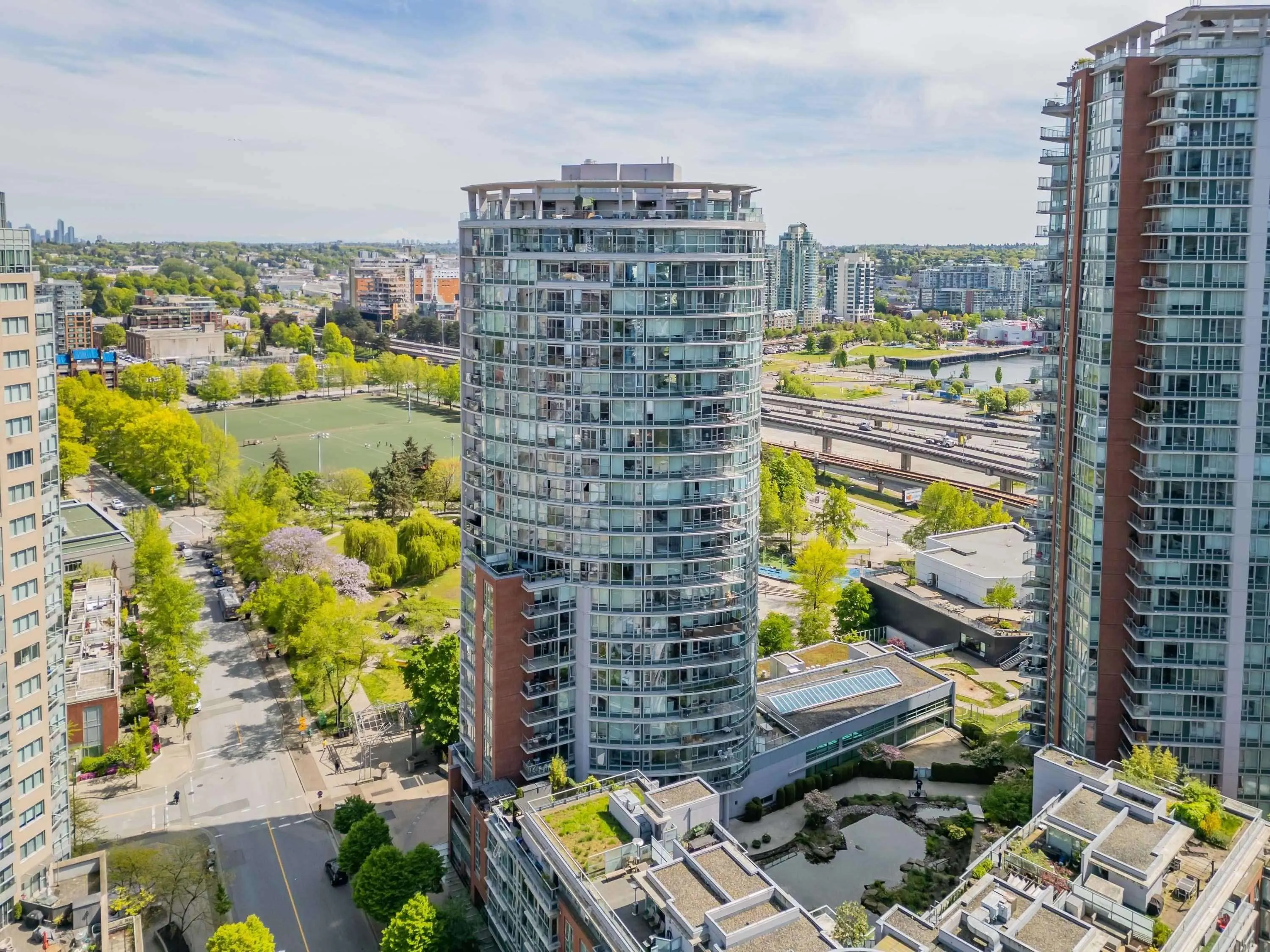 2703 58 Keefer Place