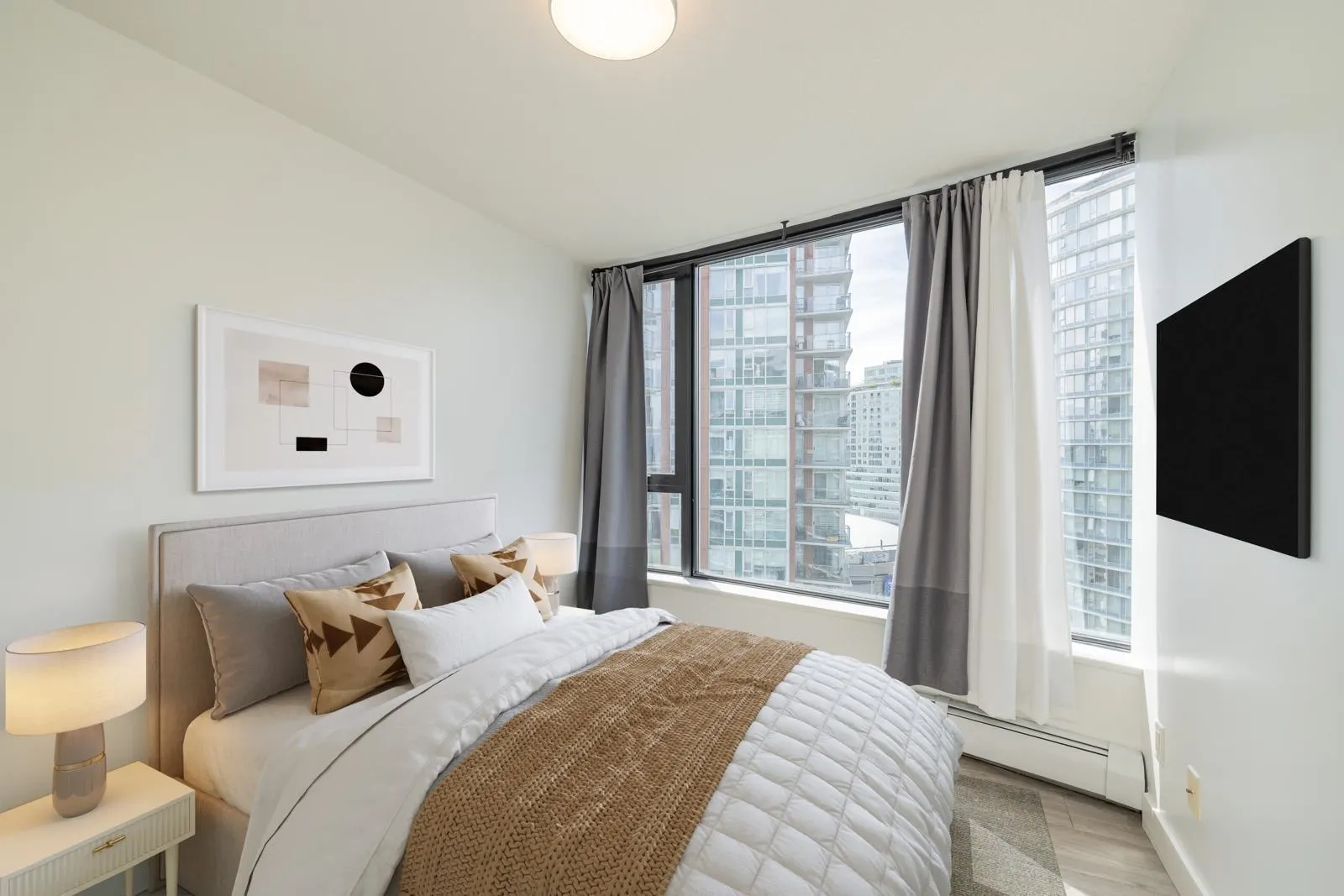 2703 58 Keefer Place