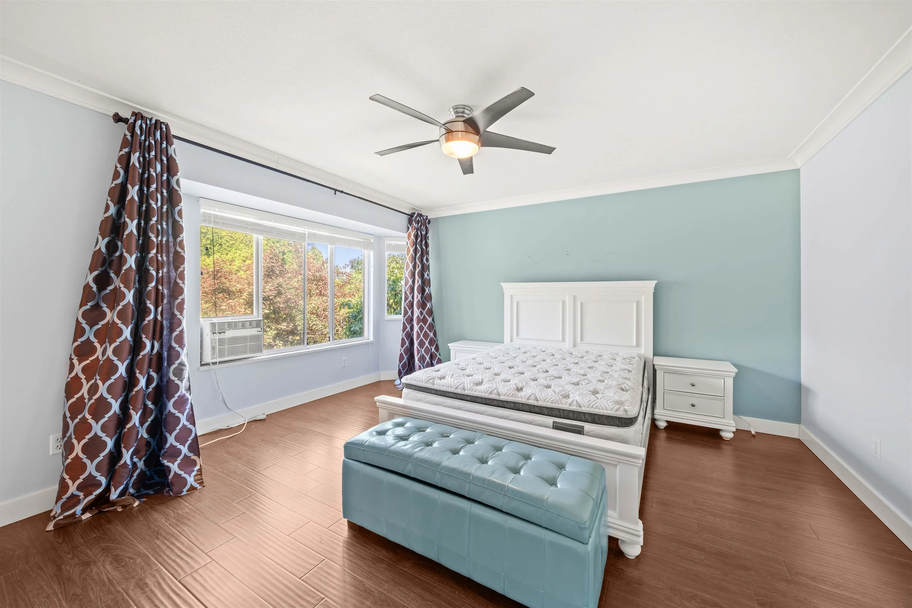 21558 86a Crescent