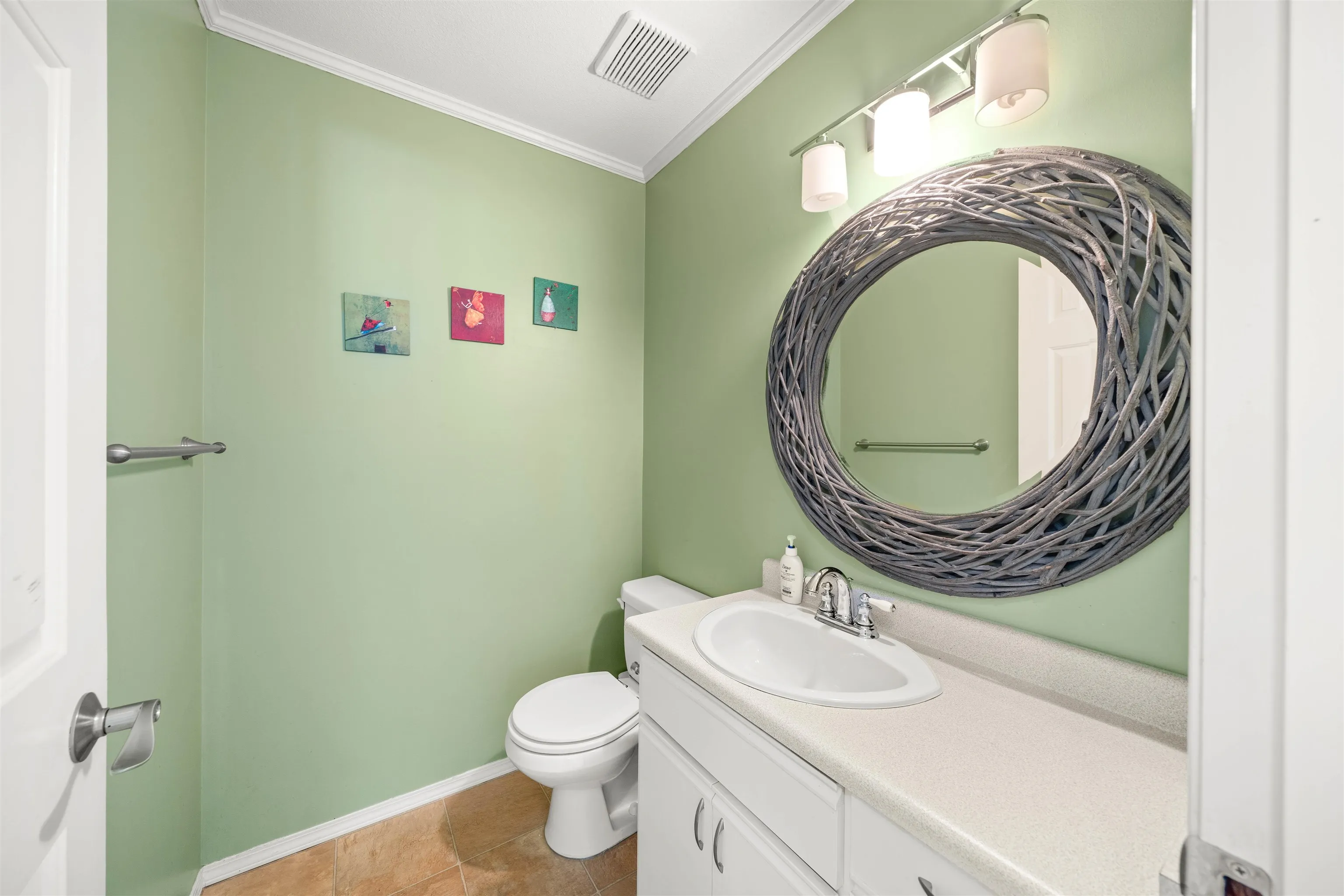 21558 86a Crescent