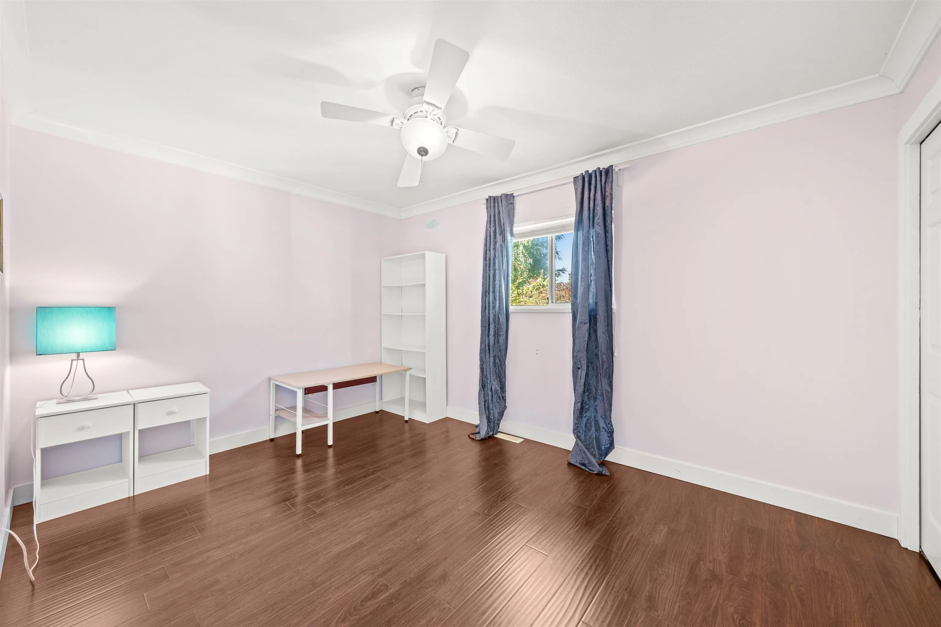 21558 86a Crescent