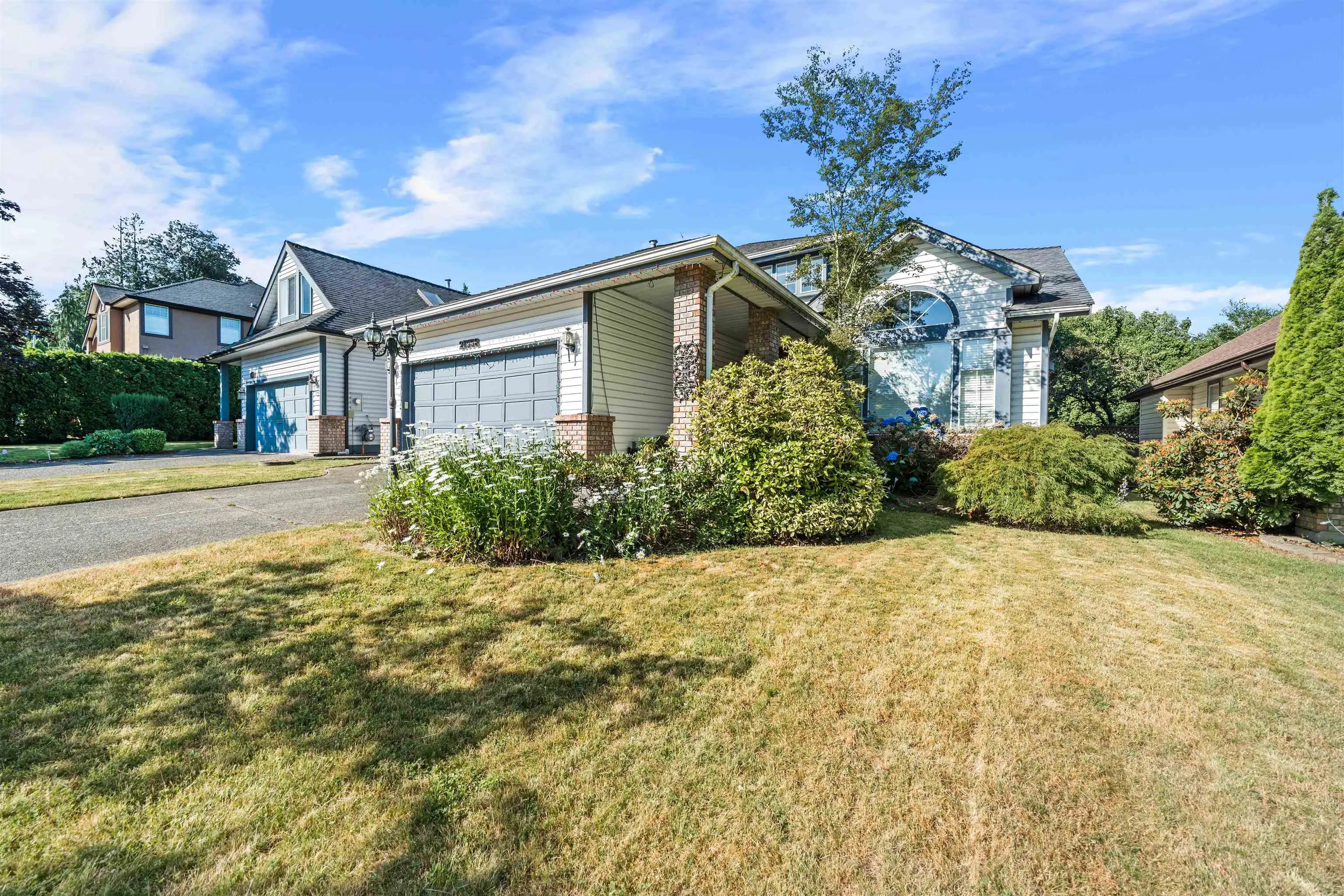 21558 86a Crescent