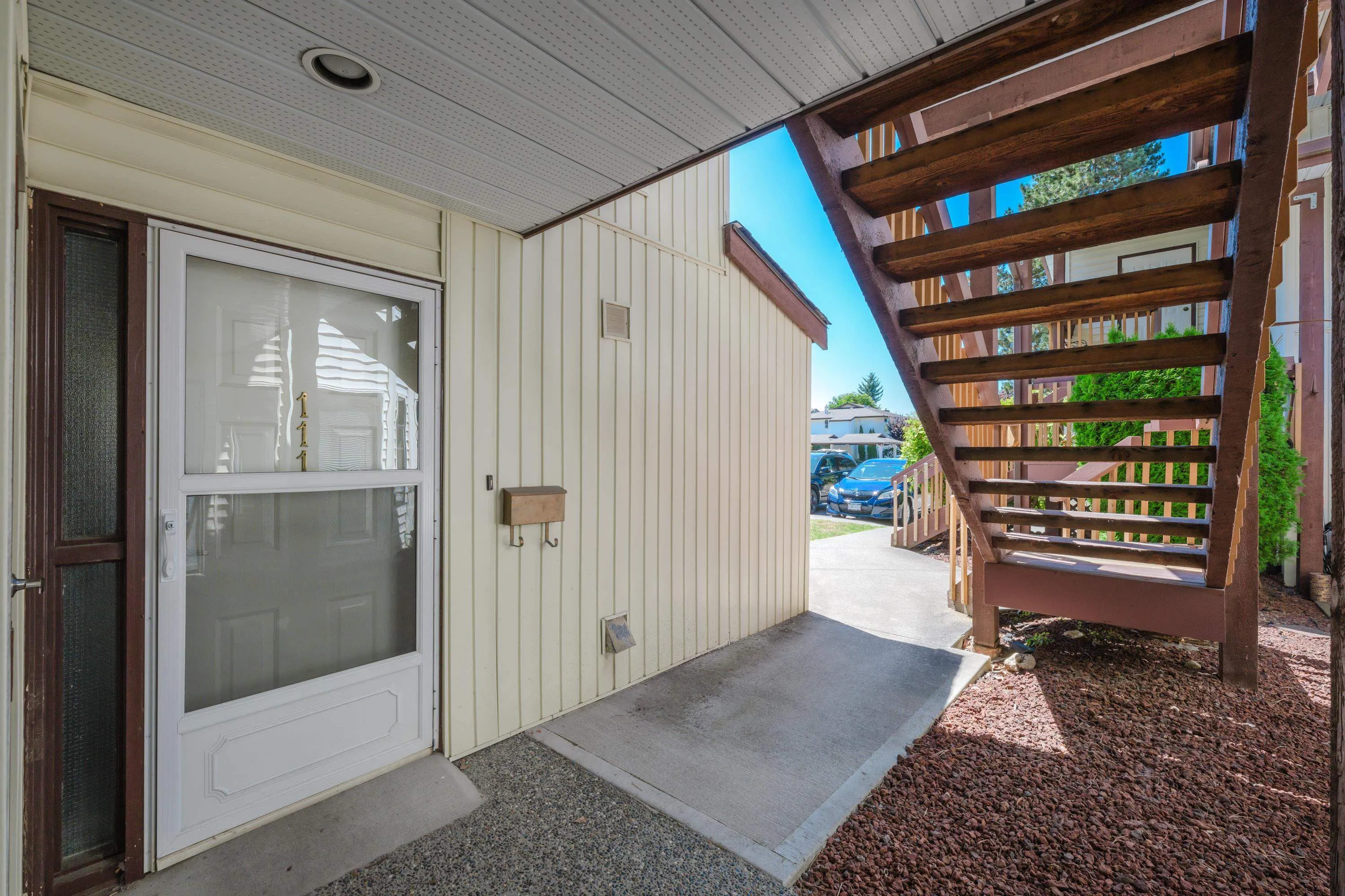 111 15153 98 Avenue