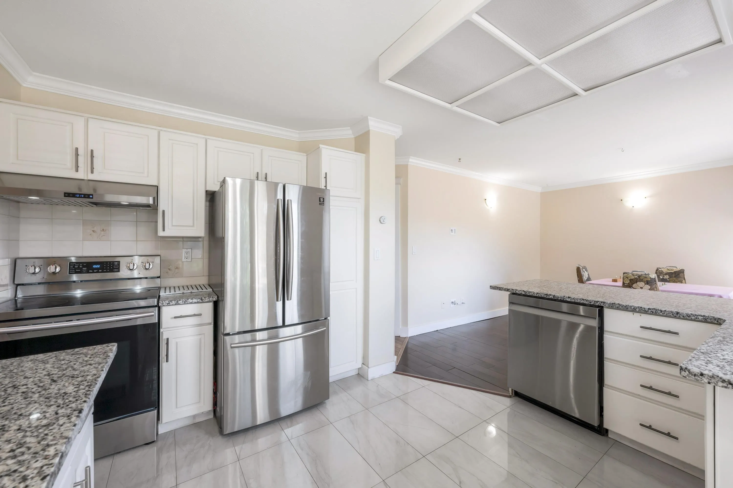111 15153 98 Avenue