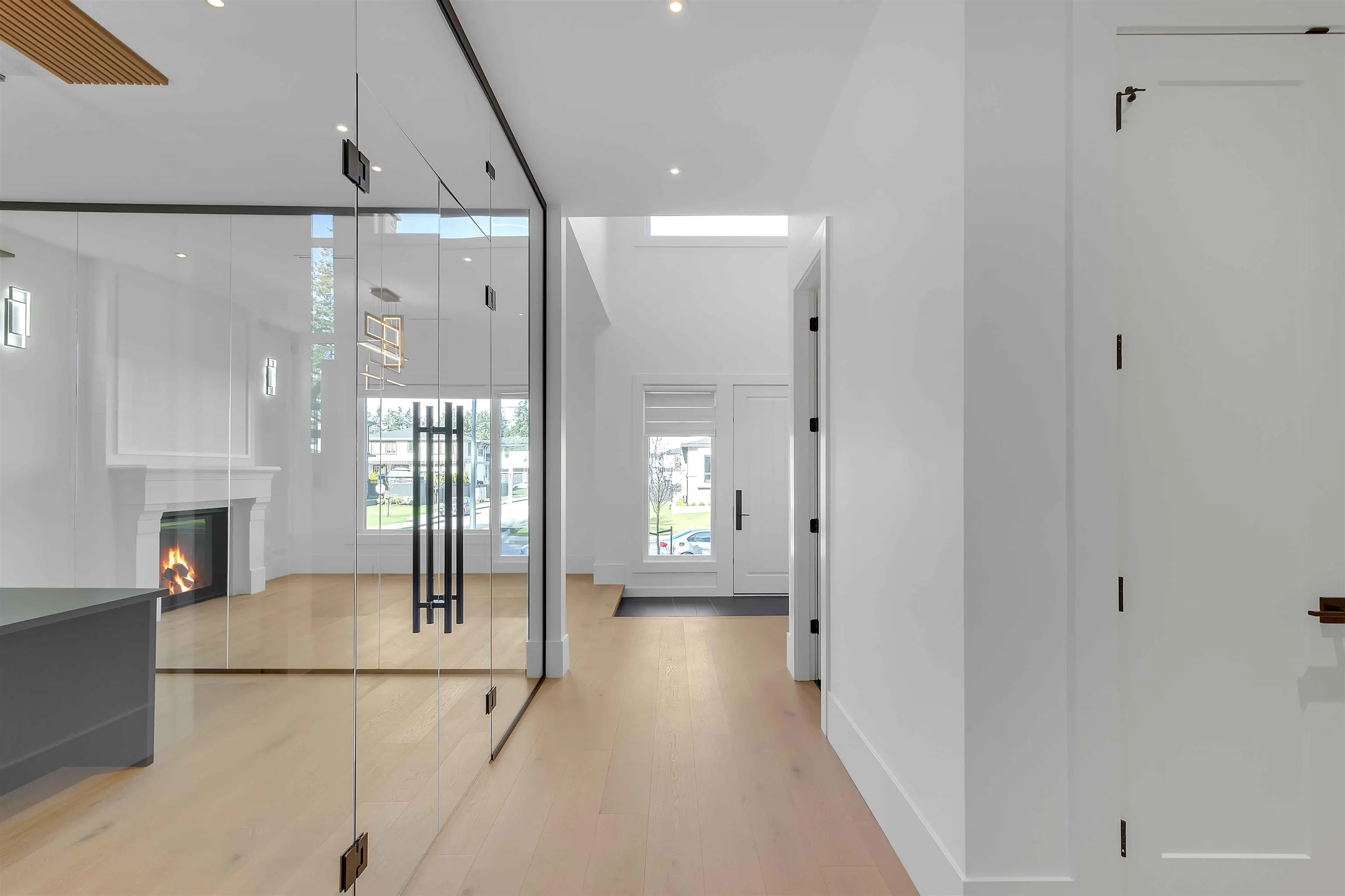 19704 31a Avenue
