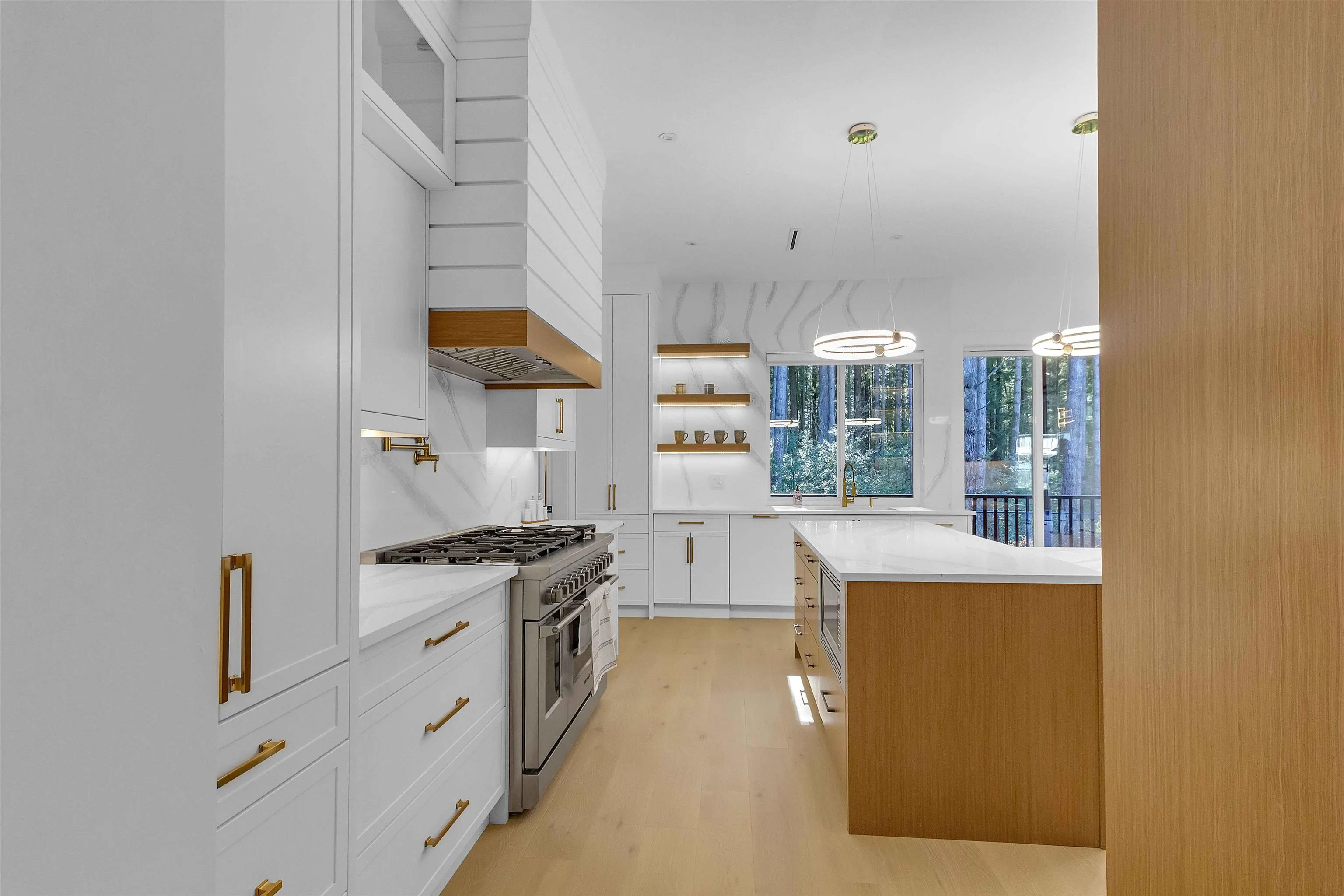 19704 31a Avenue
