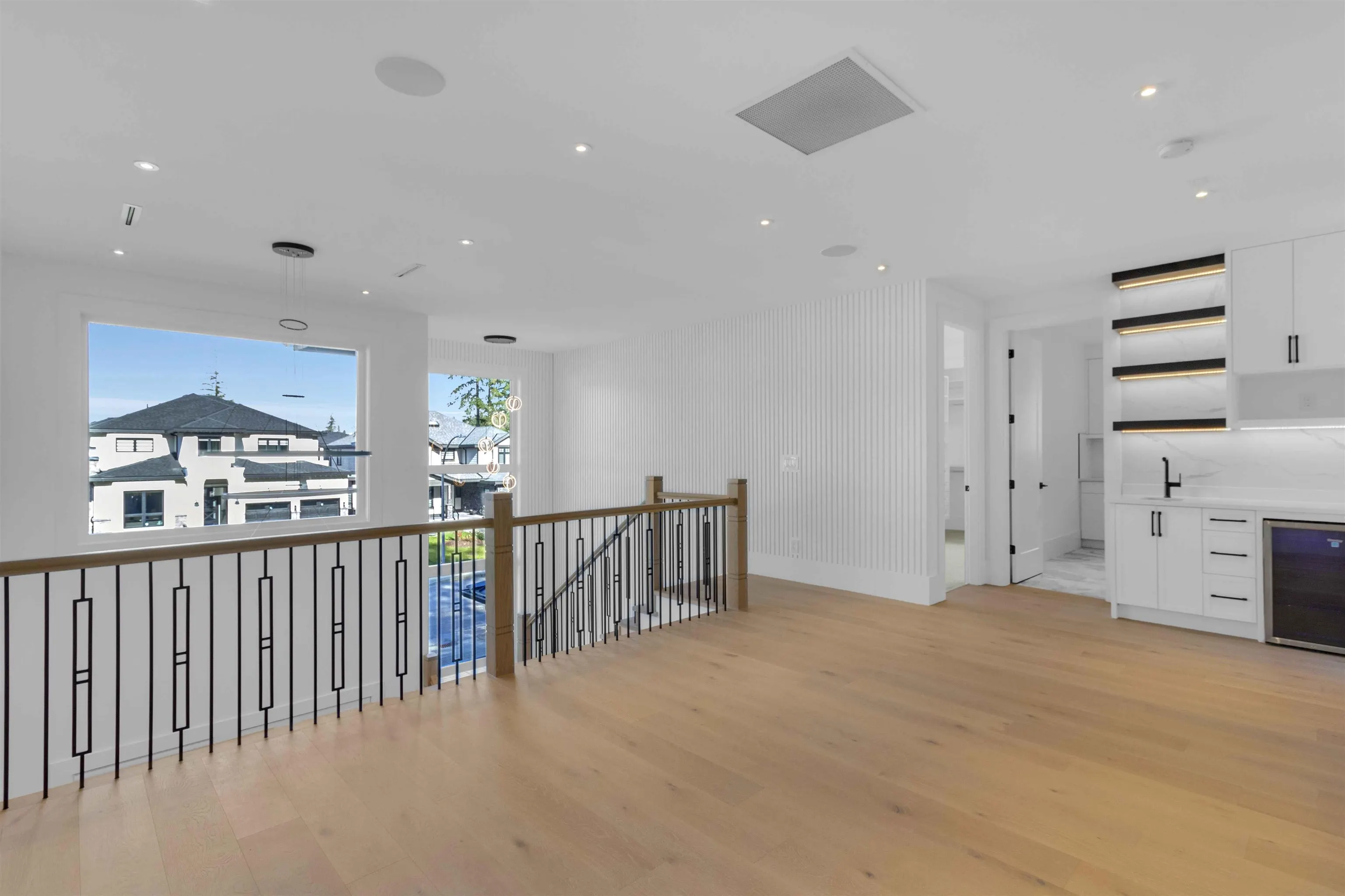 19704 31a Avenue