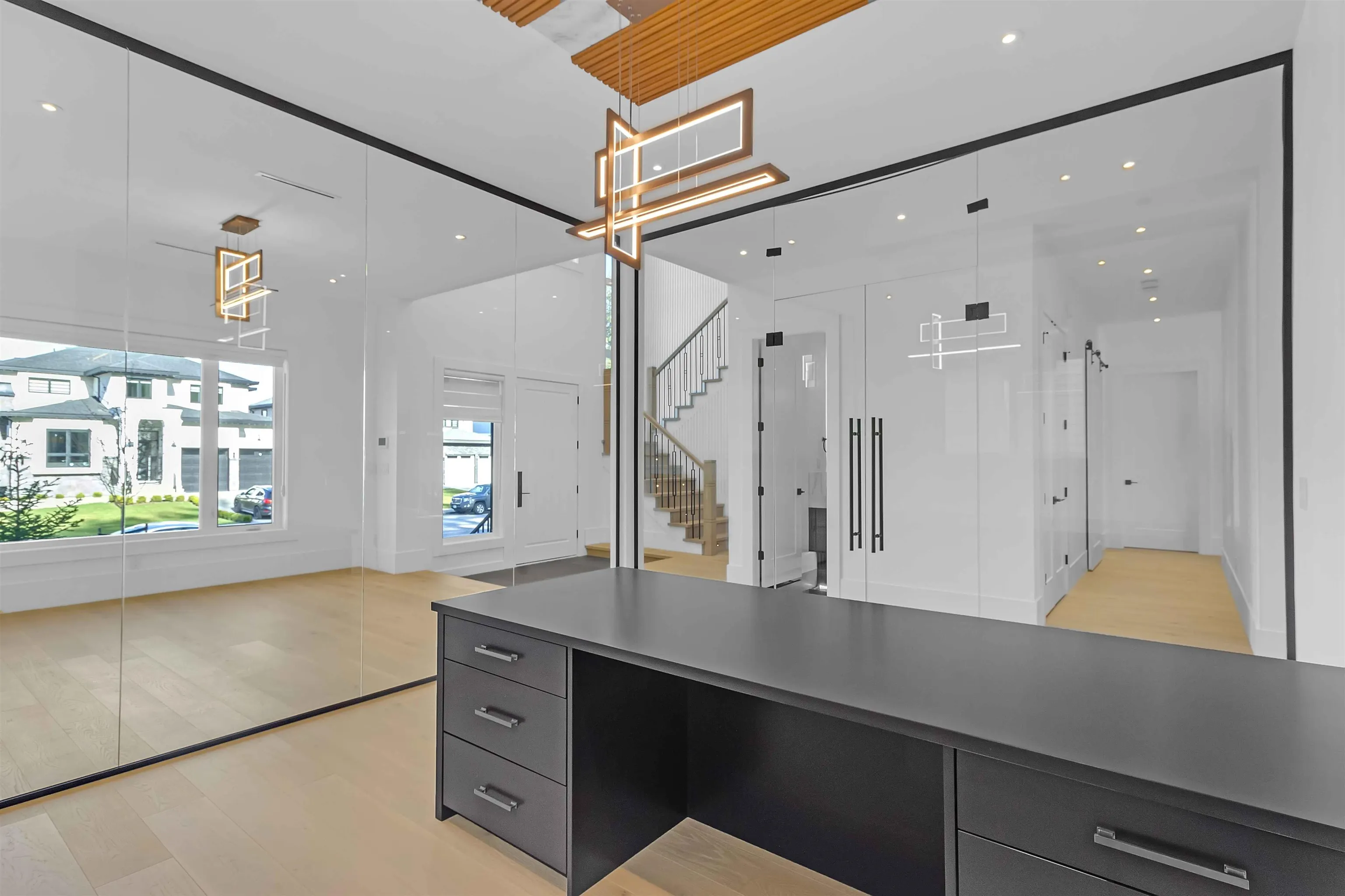 19704 31a Avenue